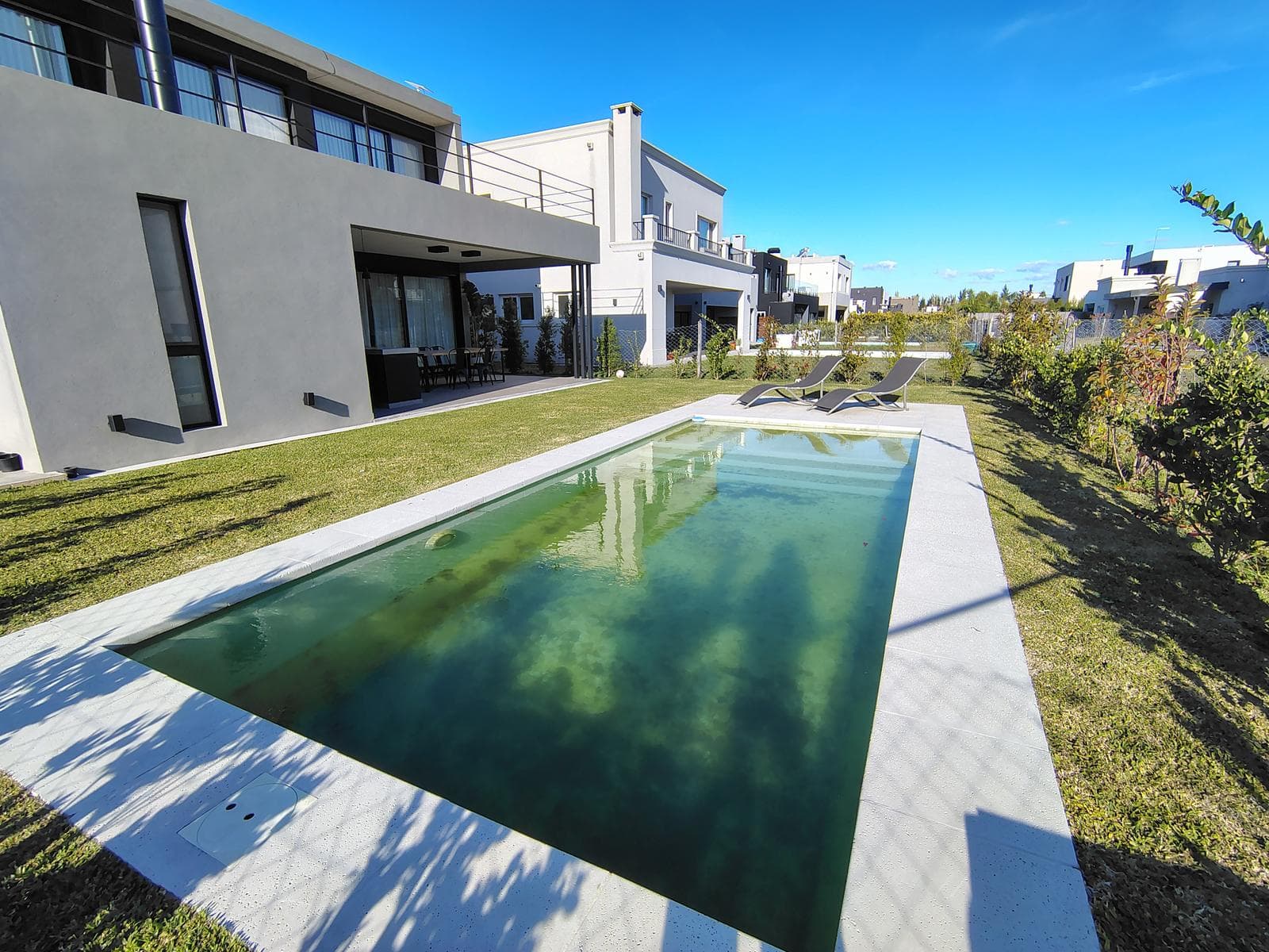 Vila Marina II Neighborhood. 4300 Todos los Santos Blvd.,