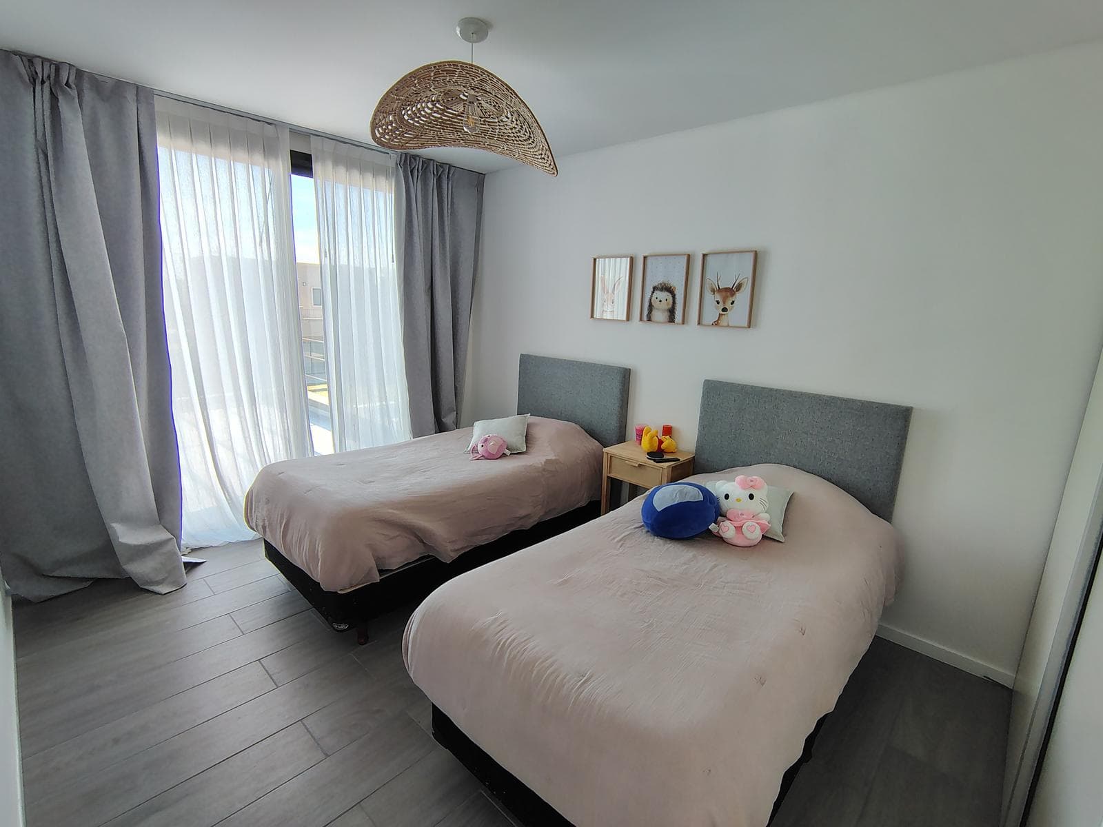 Vila Marina II Neighborhood. 4300 Todos los Santos Blvd.,