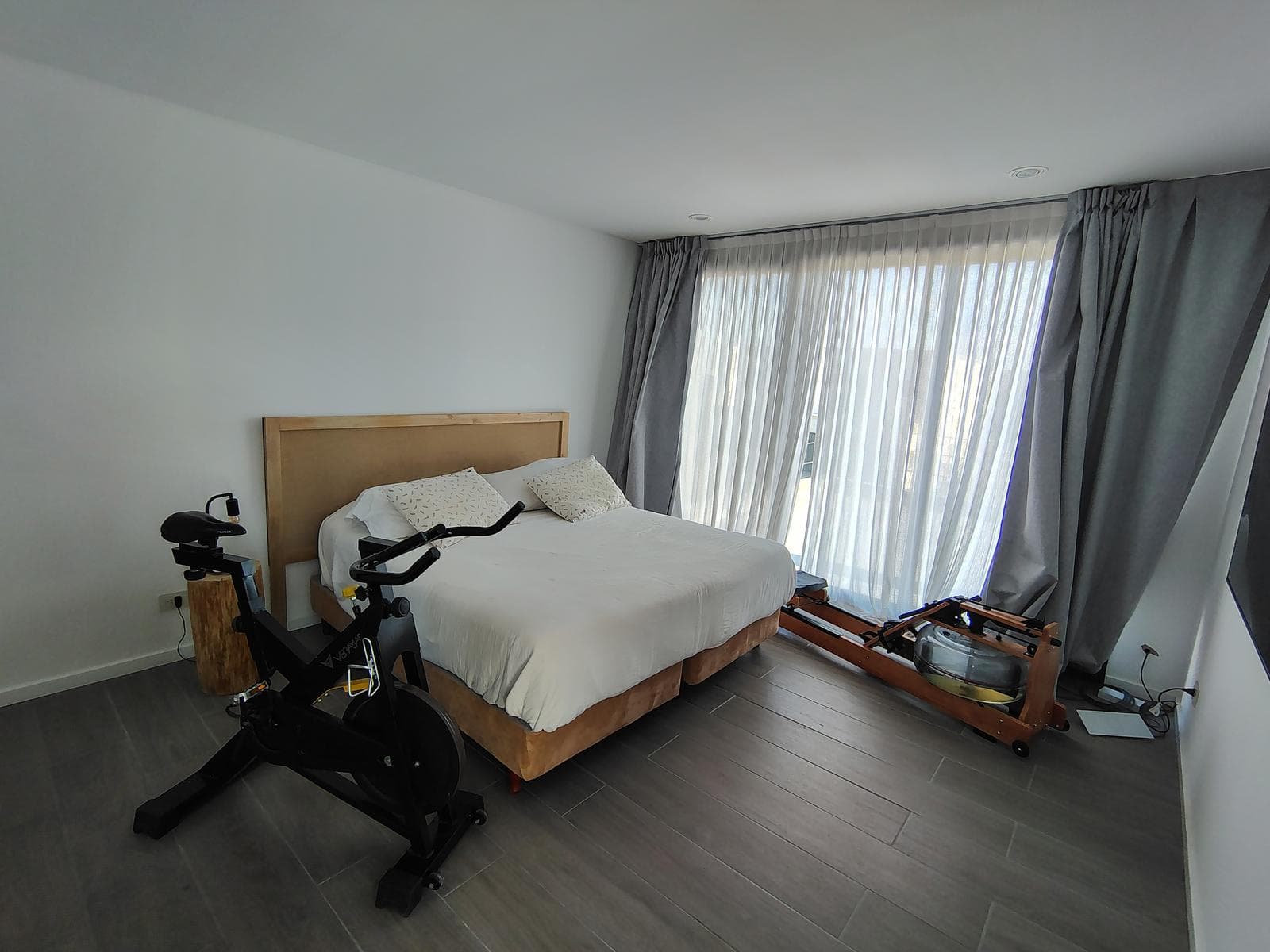 Vila Marina II Neighborhood. 4300 Todos los Santos Blvd.,