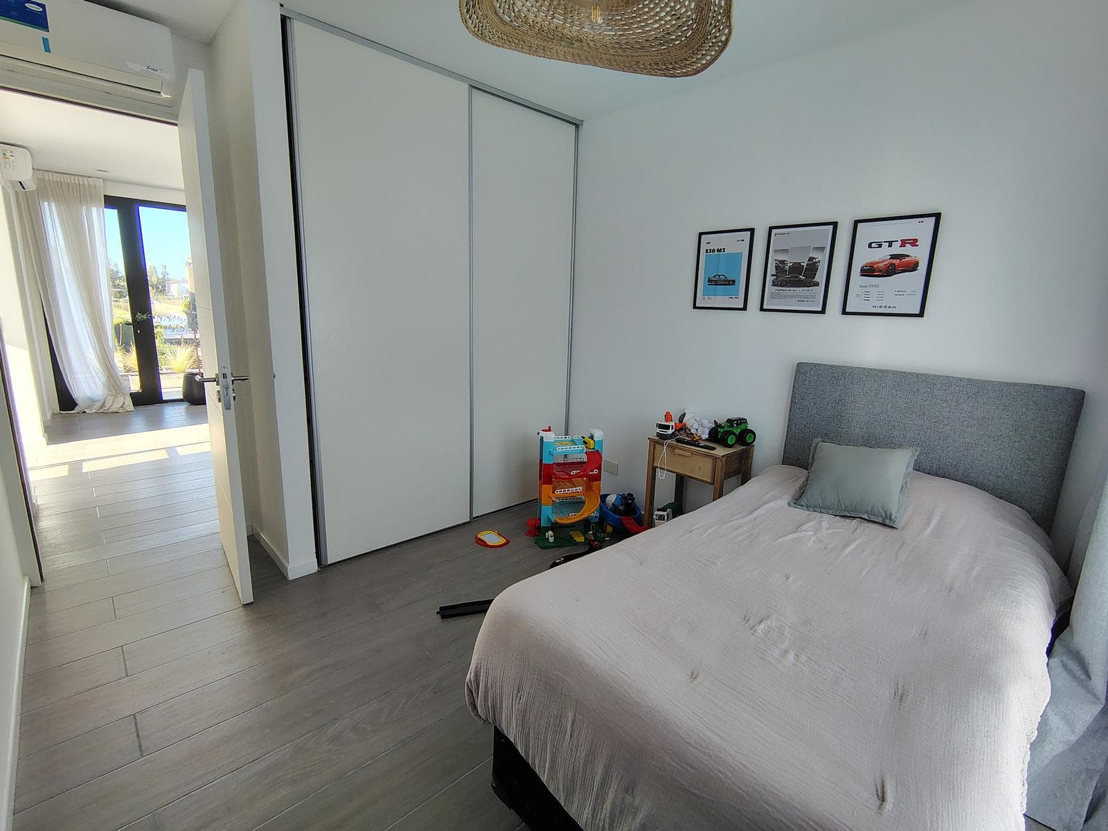 Vila Marina II Neighborhood. 4300 Todos los Santos Blvd.,