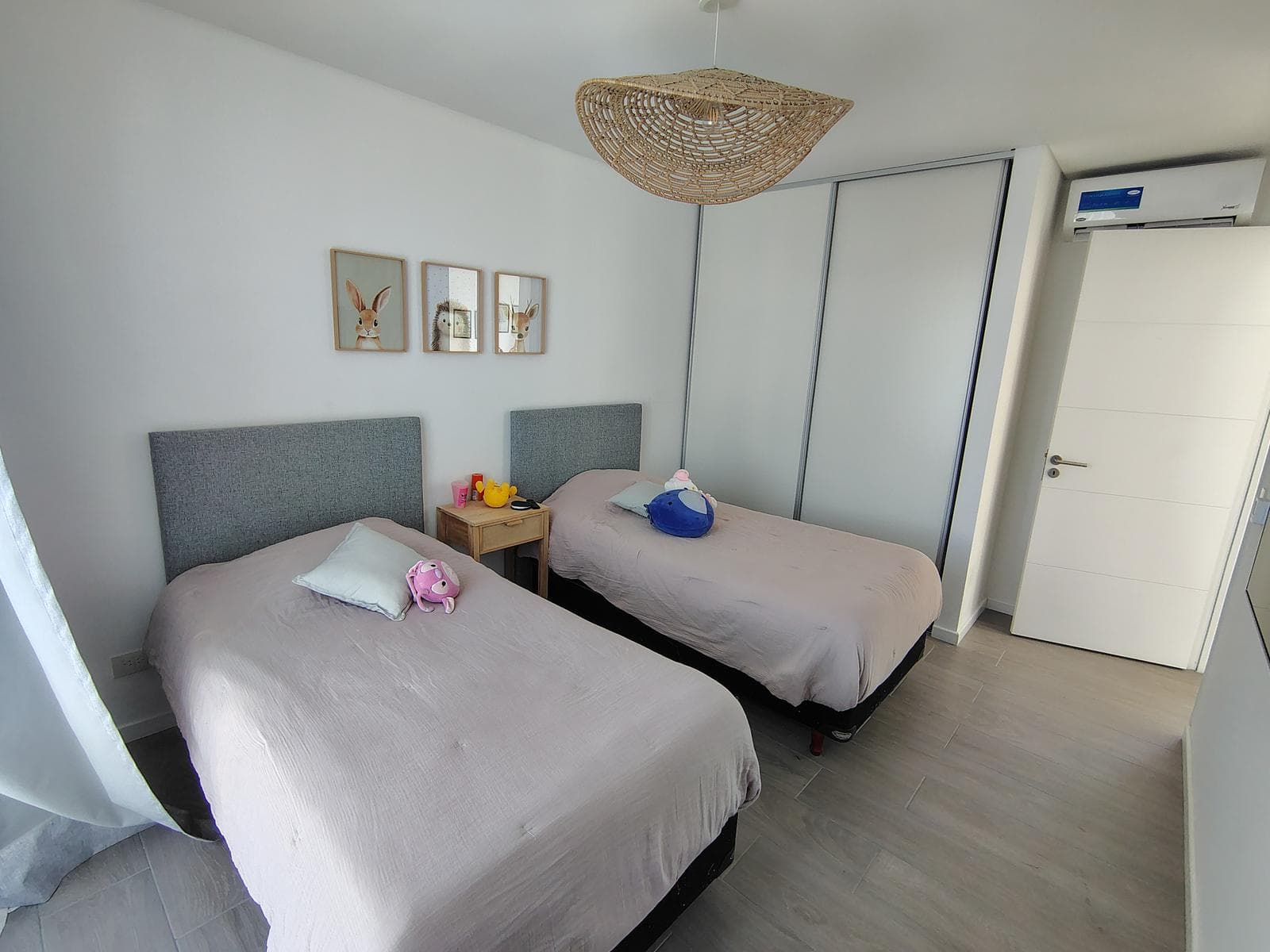 Vila Marina II Neighborhood. 4300 Todos los Santos Blvd.,