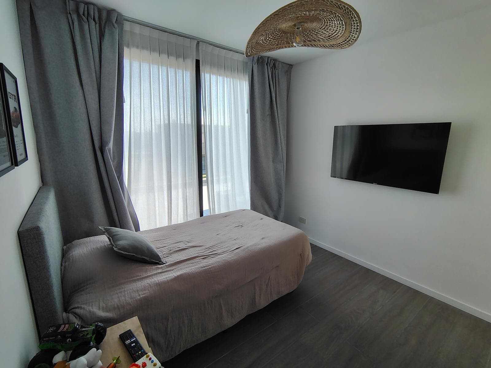 Vila Marina II Neighborhood. 4300 Todos los Santos Blvd.,