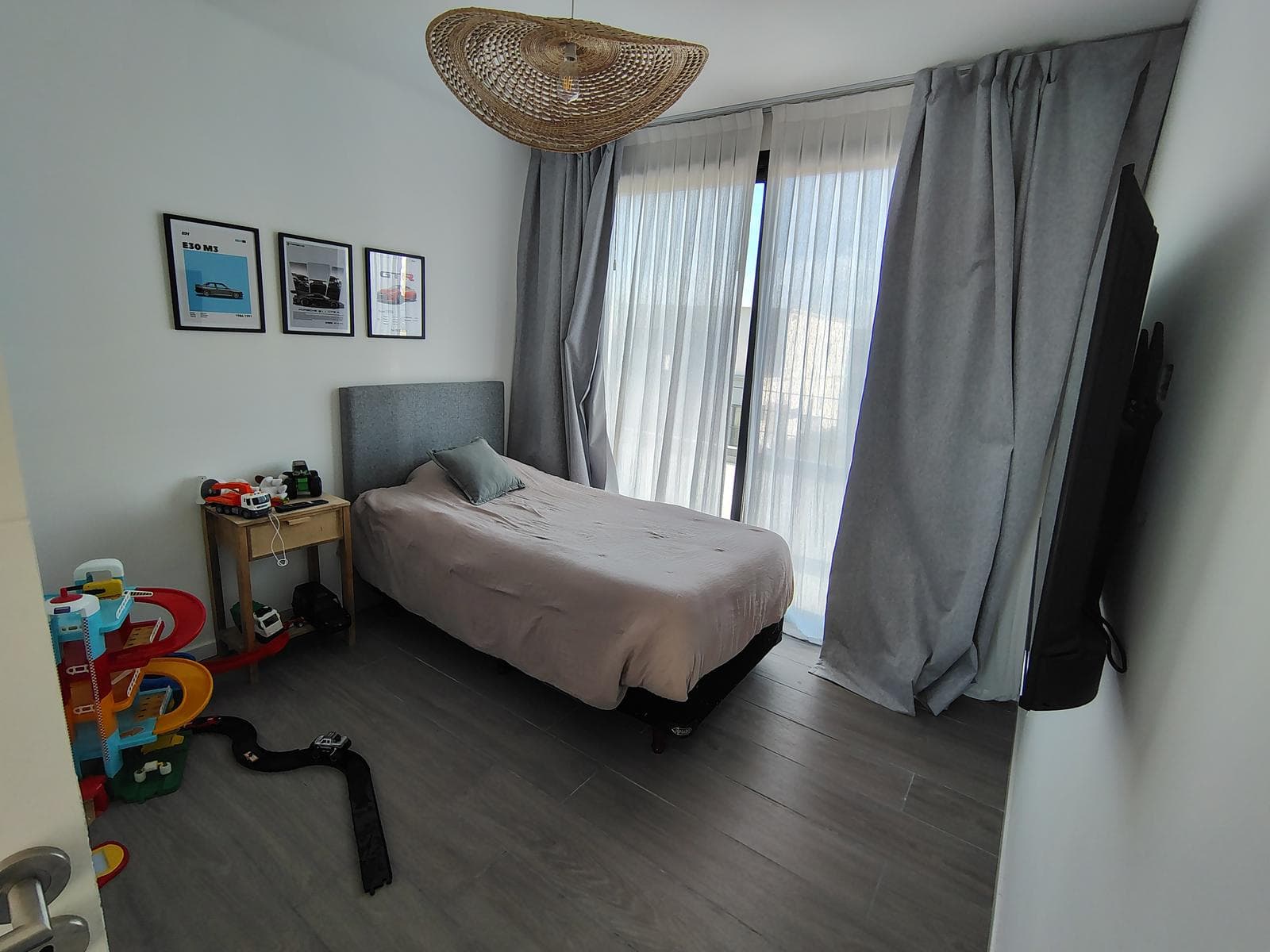 Vila Marina II Neighborhood. 4300 Todos los Santos Blvd.,
