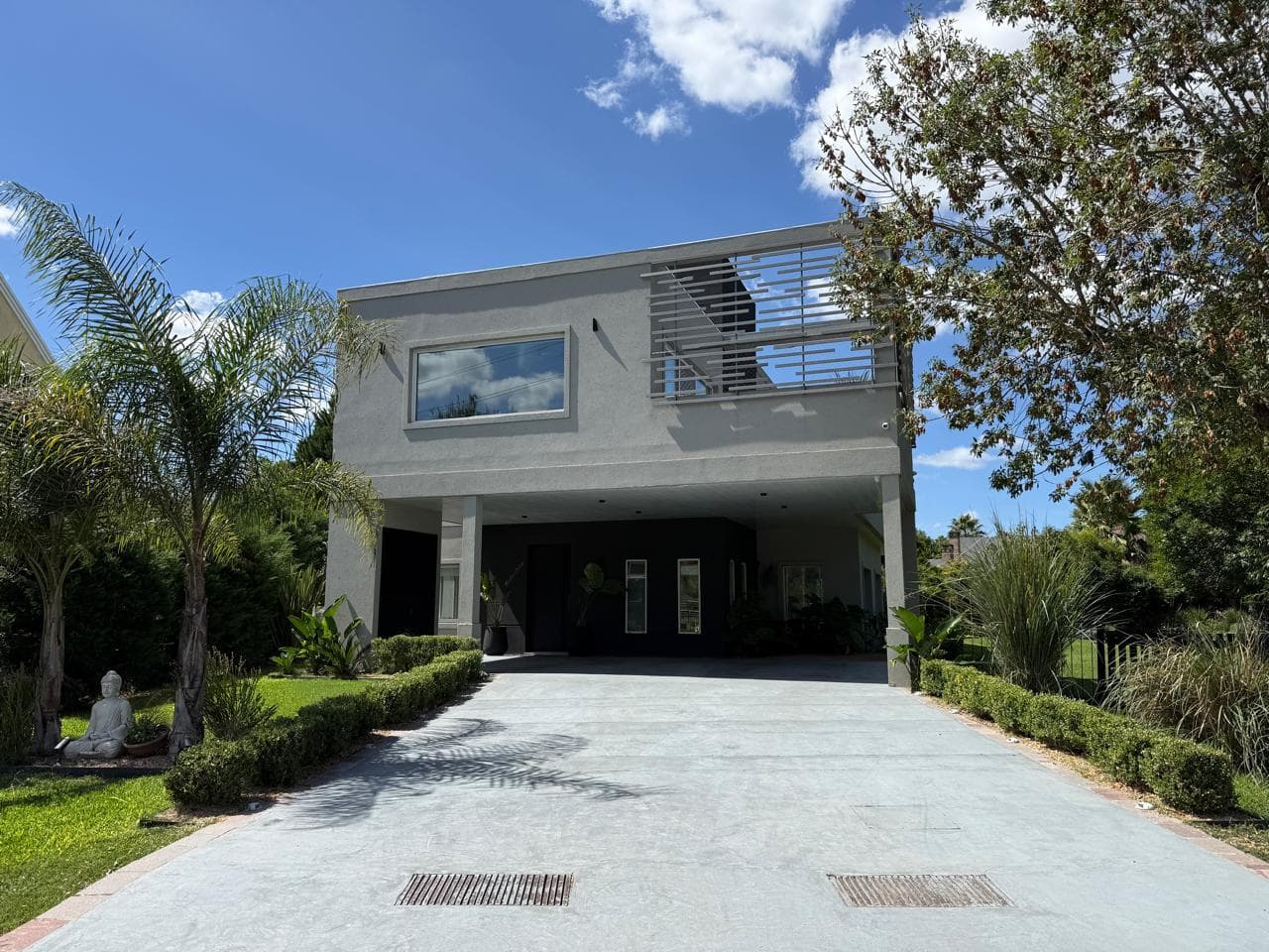 Impeccable House for Sale in Campo Grande, Pilar