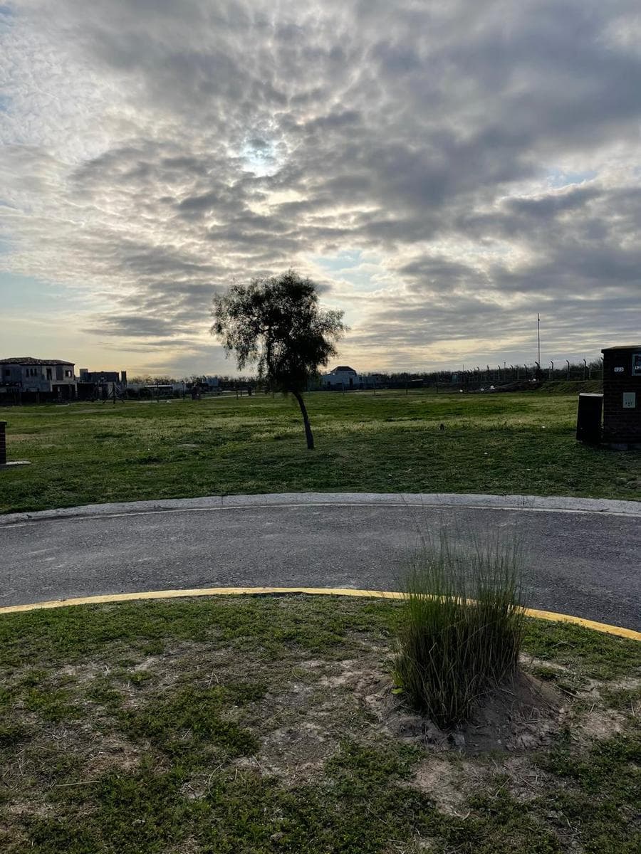 SPECTACULAR 1,025-METER LOT FOR SALE IN SAN SEBASTIAN