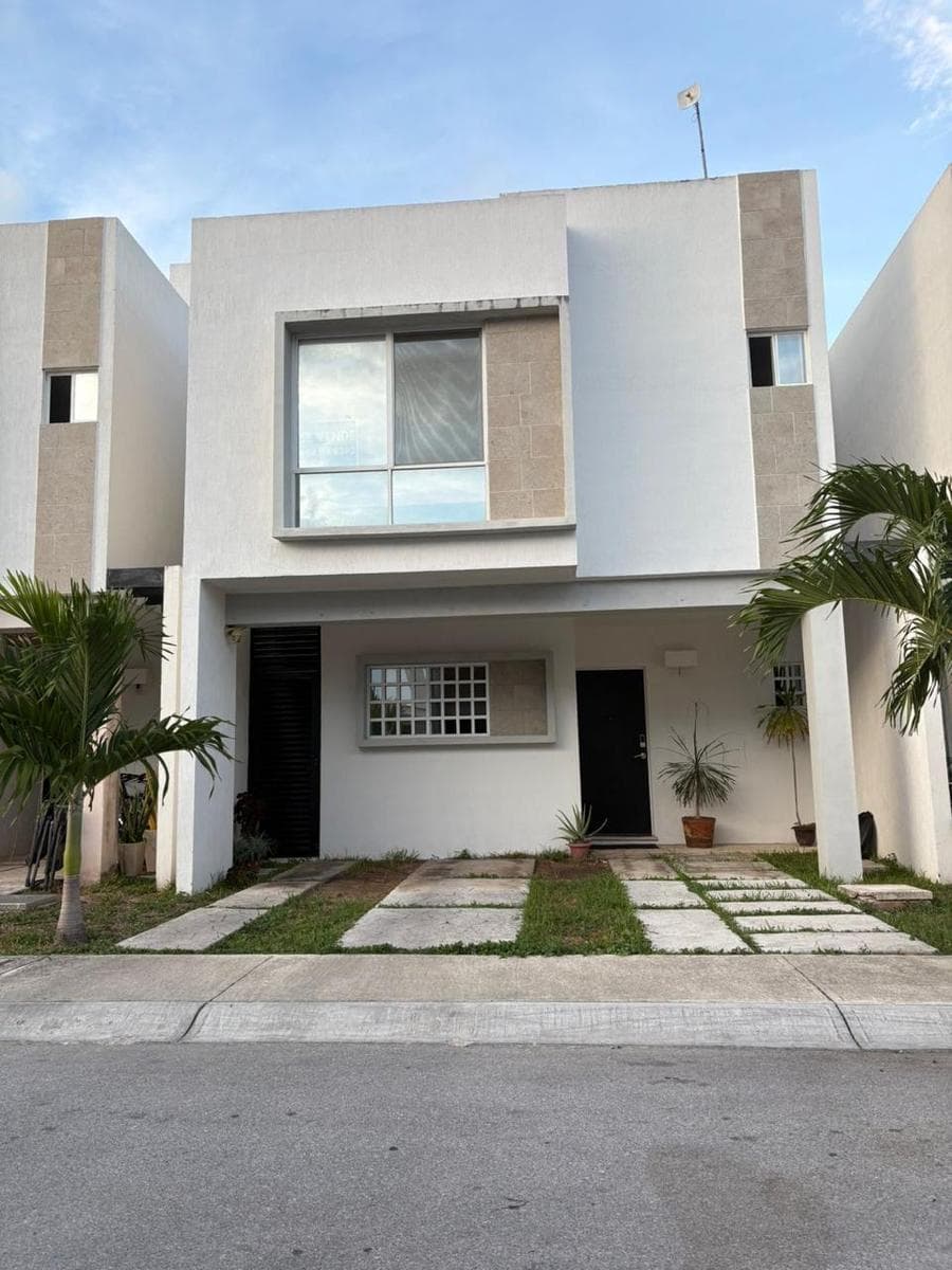 Beautiful Okume-style home for sale in Olivos 3