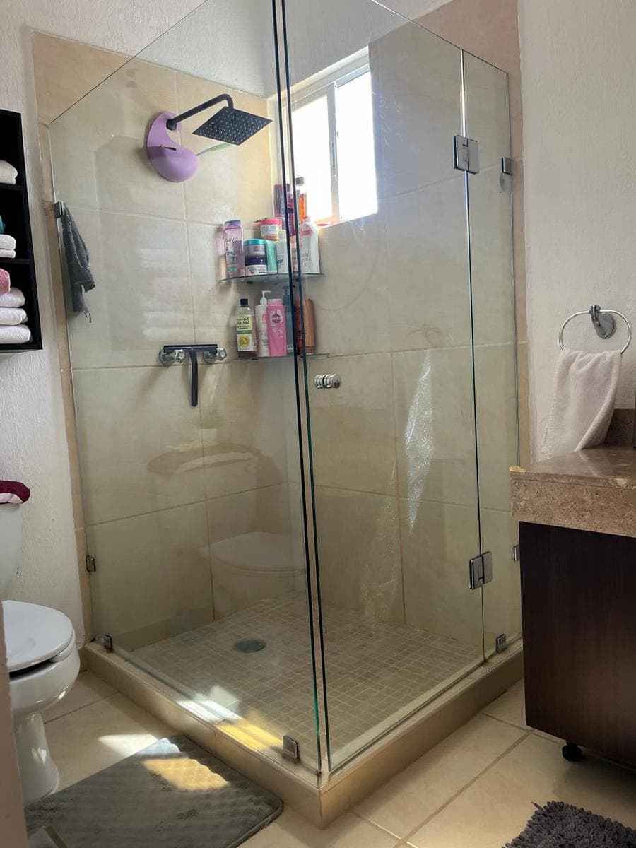 Beautiful Okume-style home for sale in Olivos 3