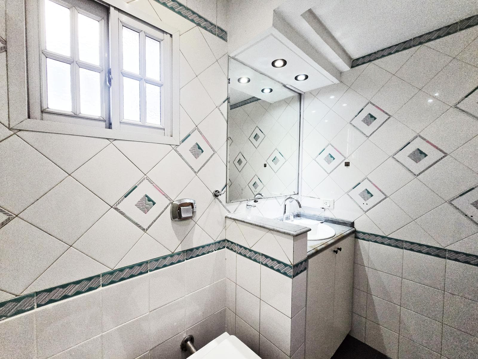 For Sale: 4-Room Apartment with Barbecue in San Nicolás Microcentro