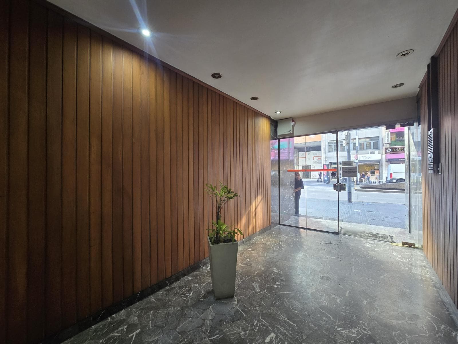 For Sale: 4-Room Apartment with Barbecue in San Nicolás Microcentro