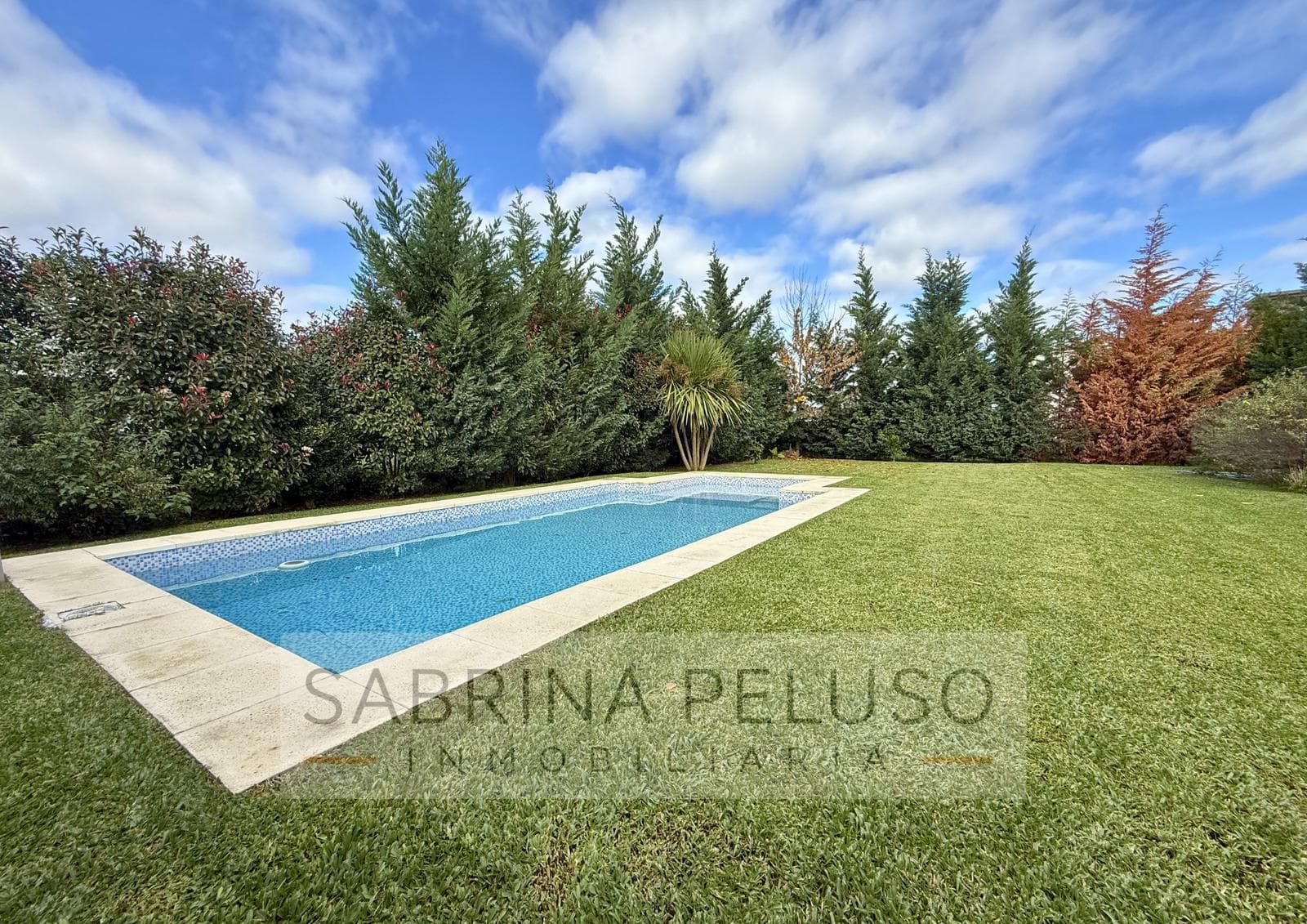 House for Sale in Prados del Oeste I | 3 Bedrooms, Suite, Pool, and Patio with Grill