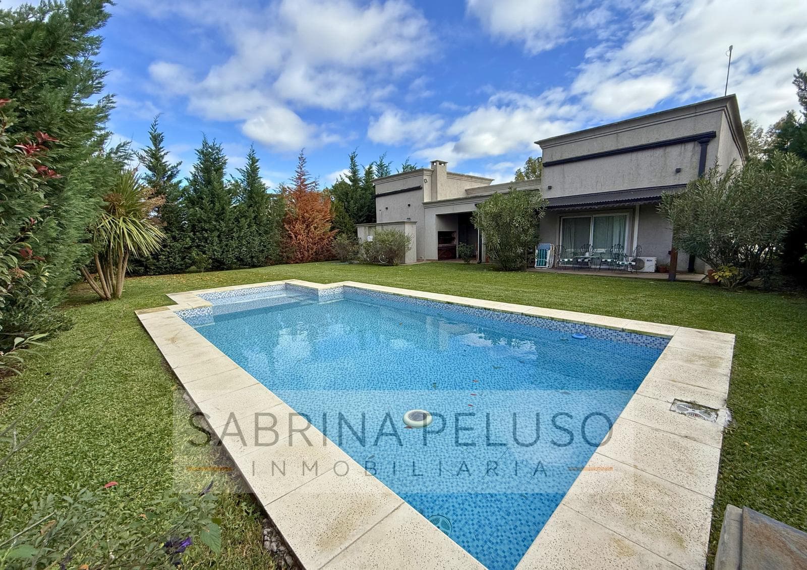 House for Sale in Prados del Oeste I | 3 Bedrooms, Suite, Pool, and Patio with Grill