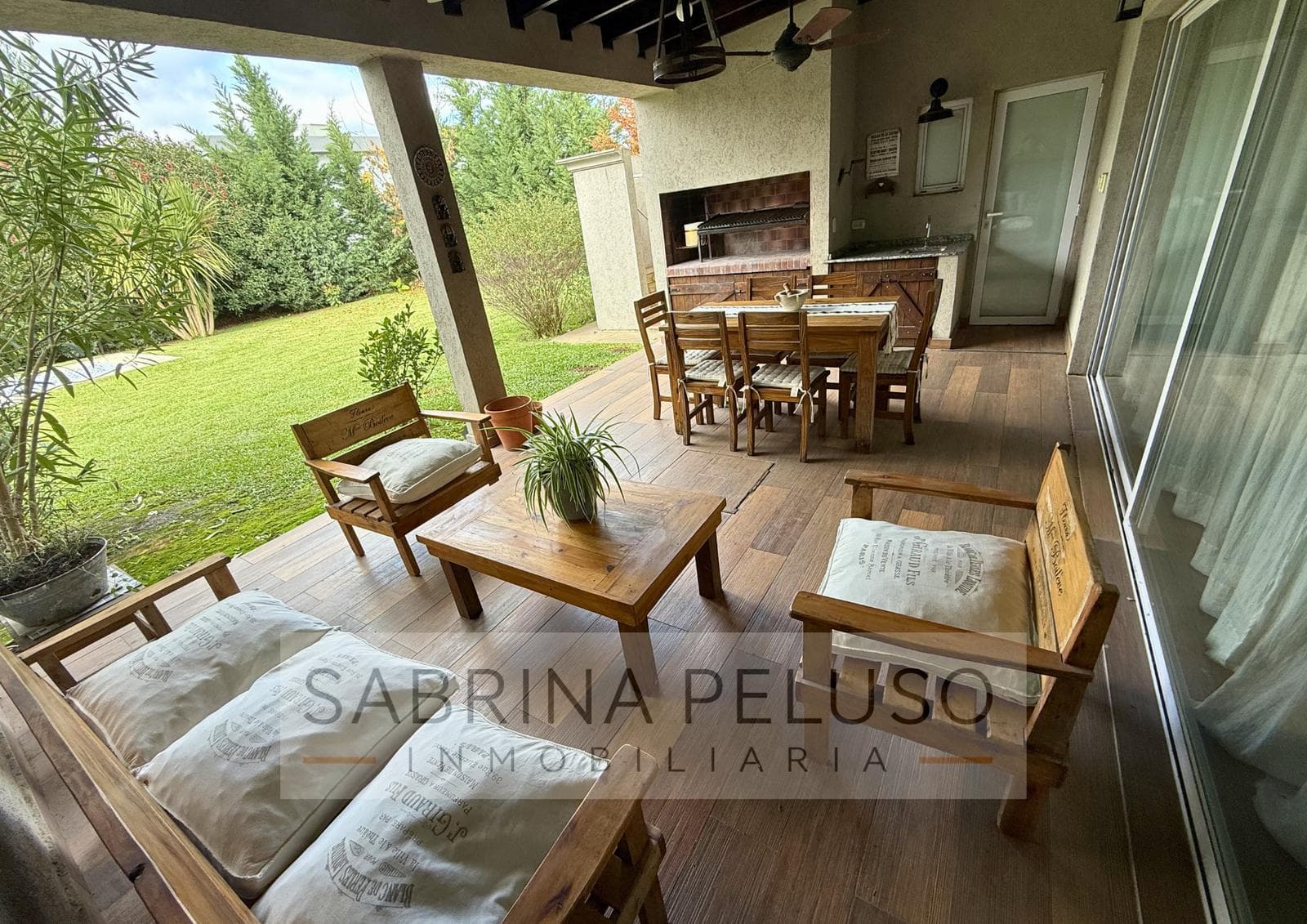 House for Sale in Prados del Oeste I | 3 Bedrooms, Suite, Pool, and Patio with Grill