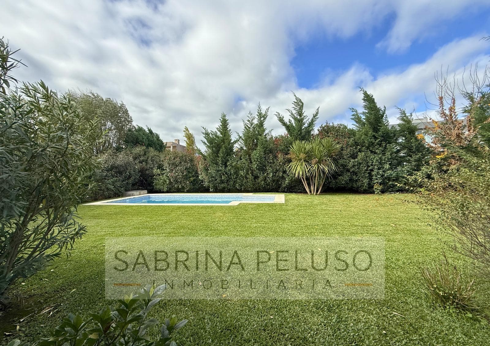 House for Sale in Prados del Oeste I | 3 Bedrooms, Suite, Pool, and Patio with Grill