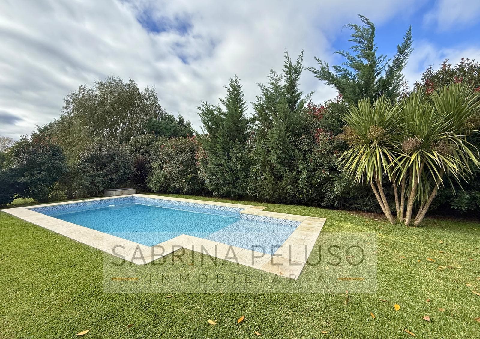 House for Sale in Prados del Oeste I | 3 Bedrooms, Suite, Pool, and Patio with Grill