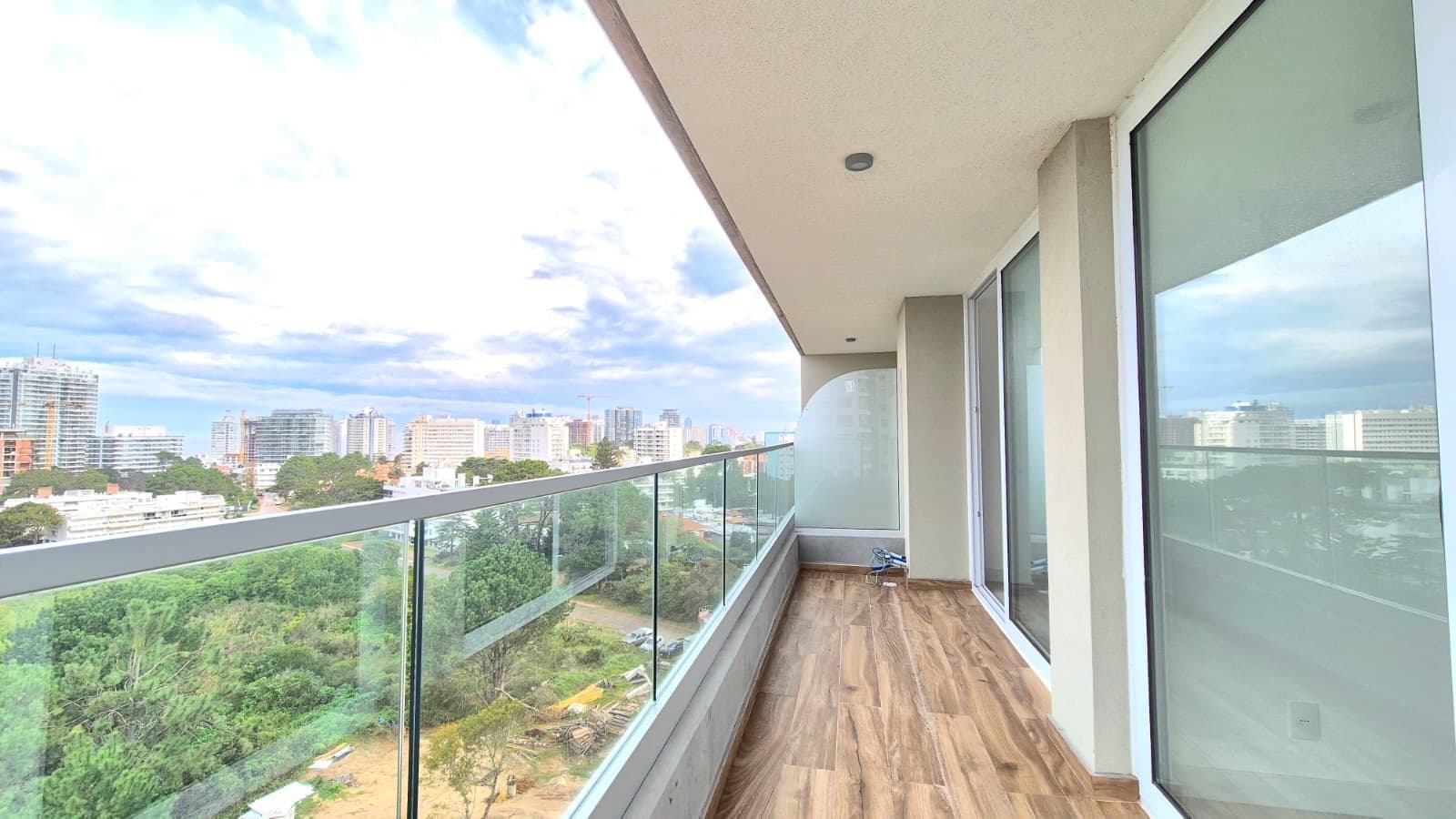 Apartment for Sale in Playa Brava: 2 Bedrooms, View Punta del Este Building