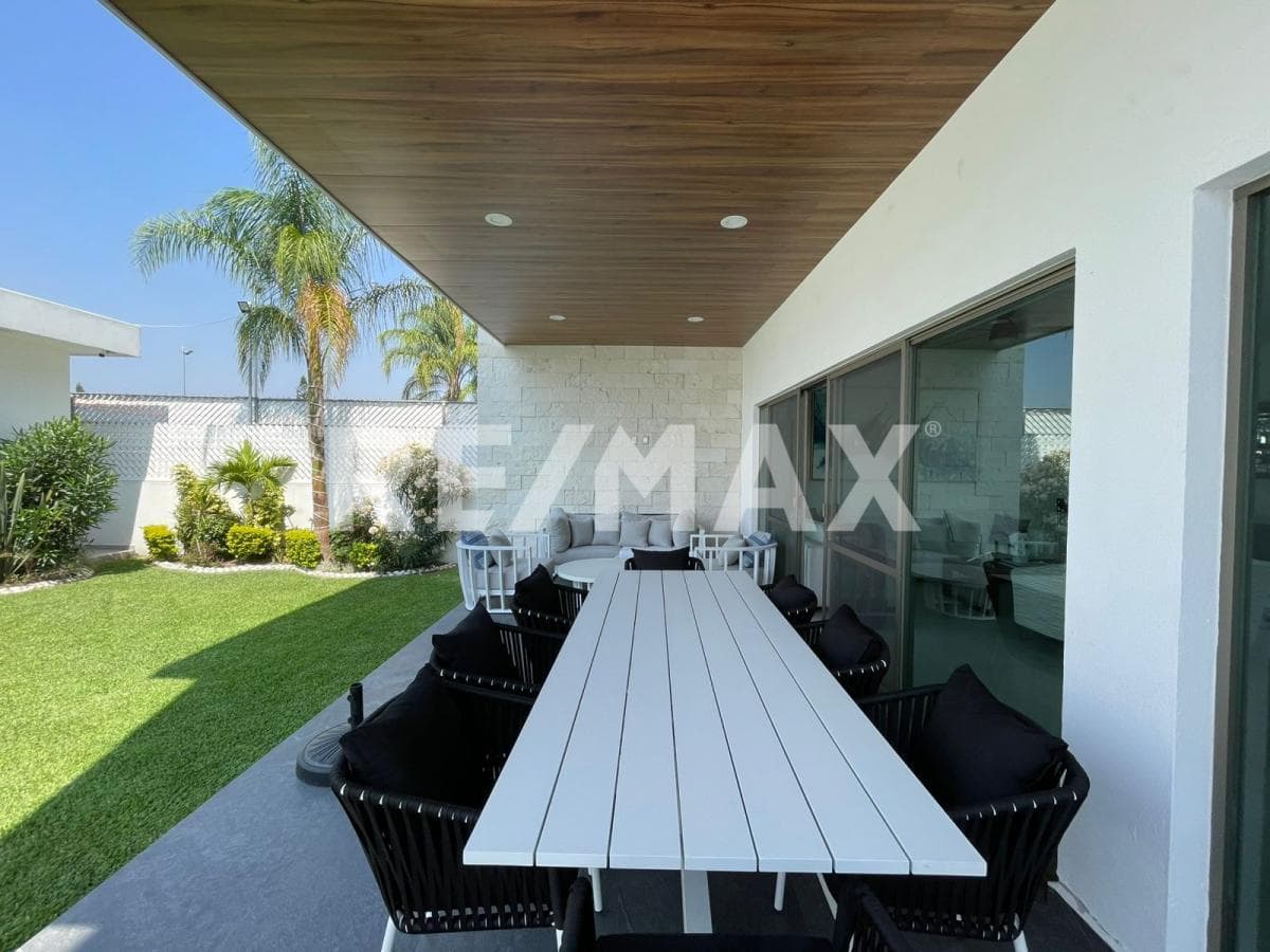 House for Sale in the Lomas de Cocoyoc Subdivision
