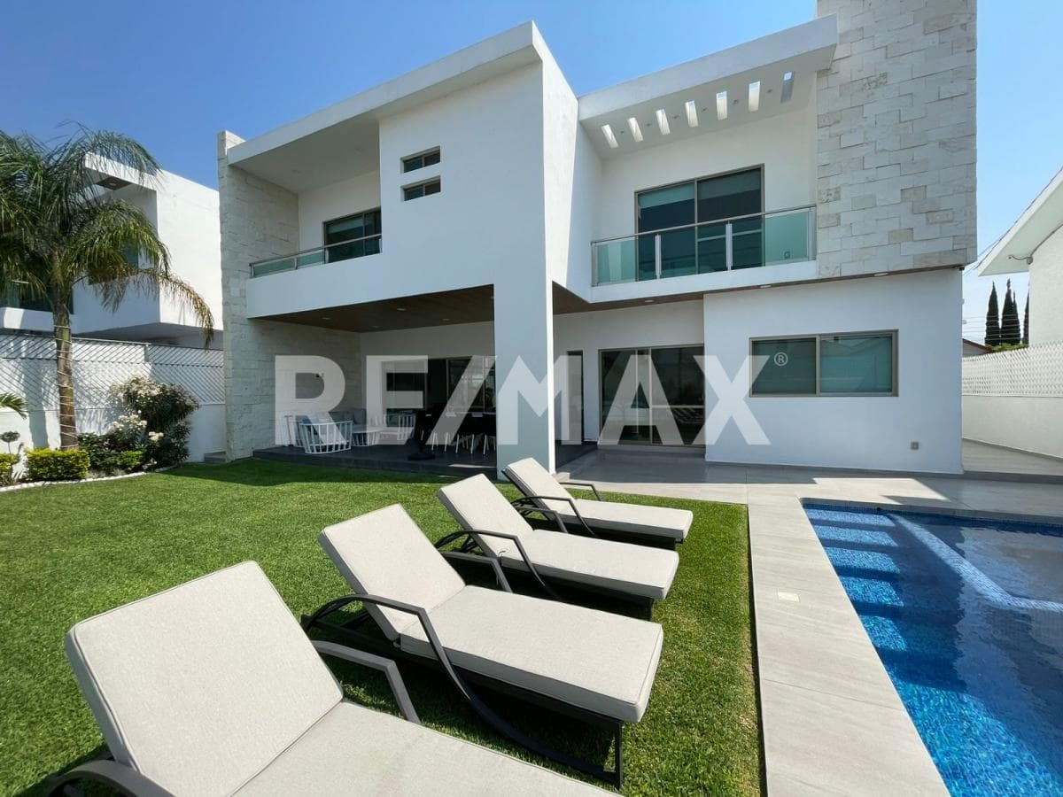 House for Sale in the Lomas de Cocoyoc Subdivision