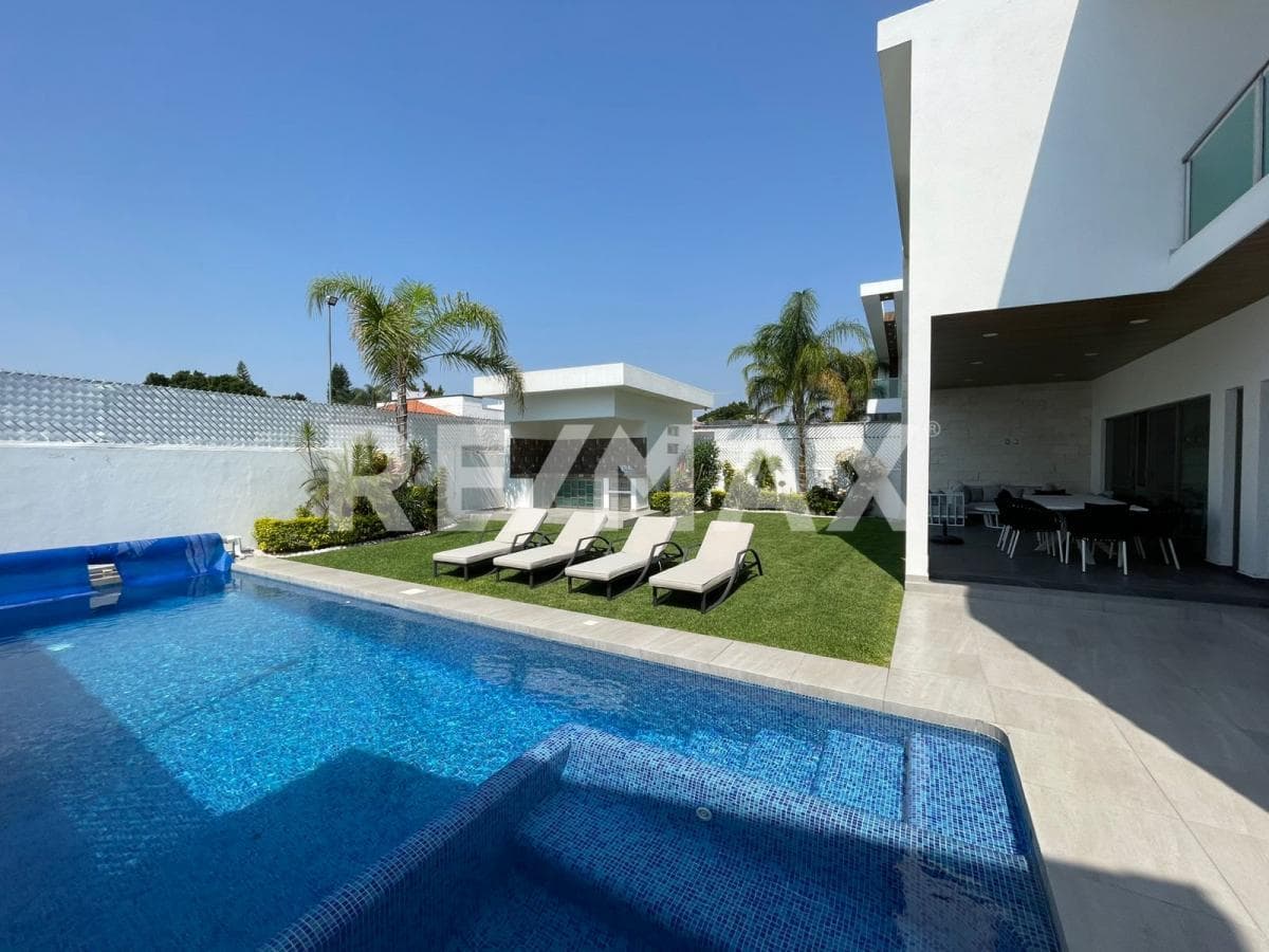 House for Sale in the Lomas de Cocoyoc Subdivision