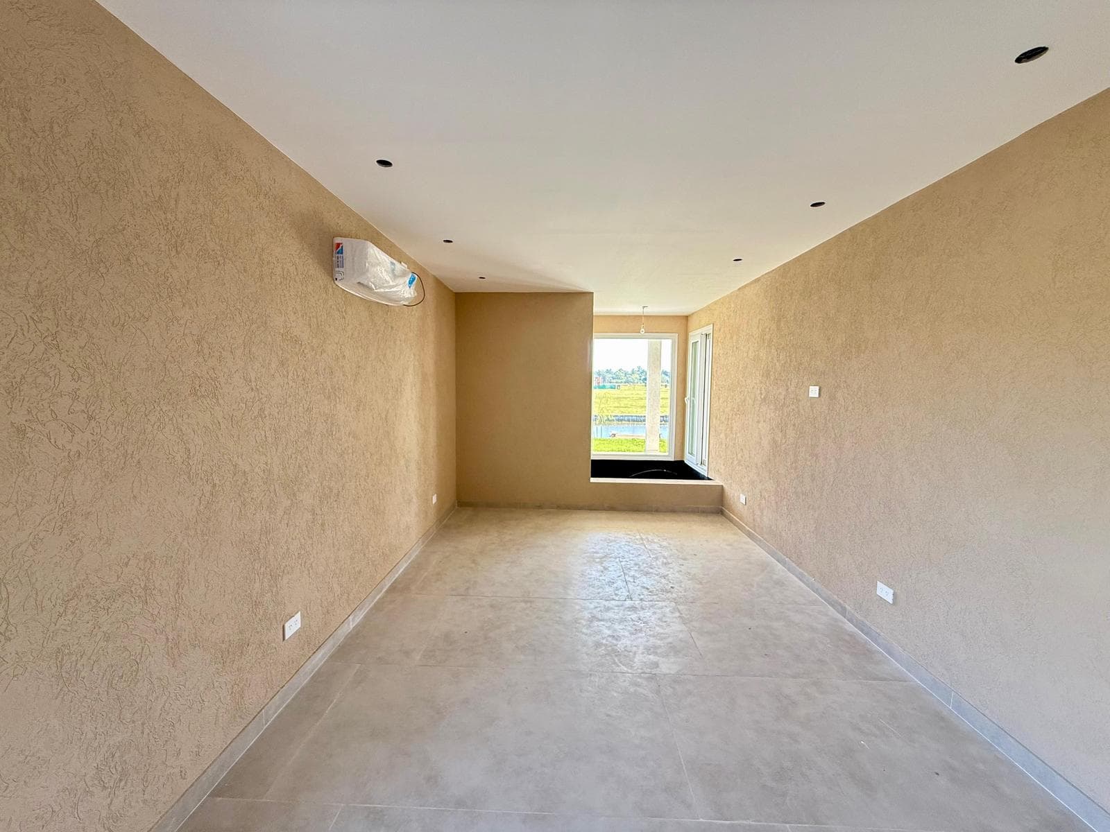 House for Sale in El Naudir