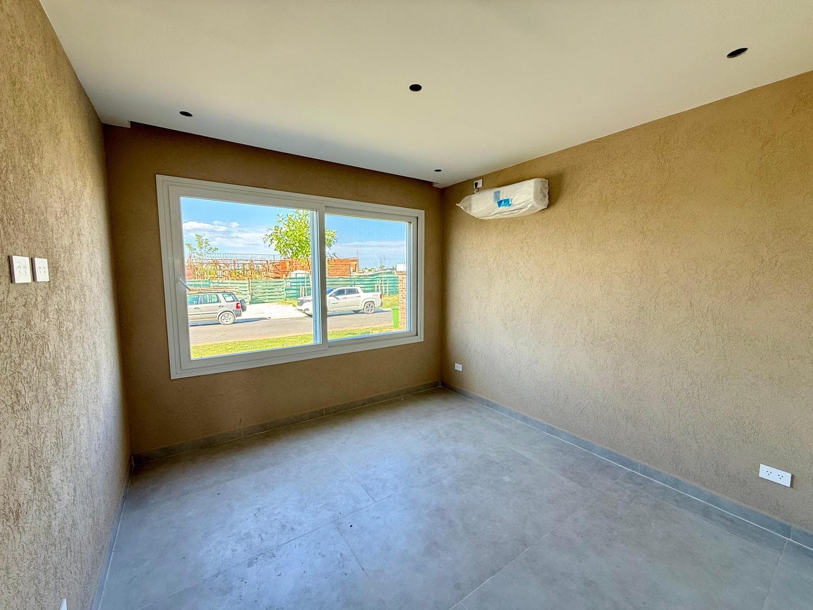 House for Sale in El Naudir