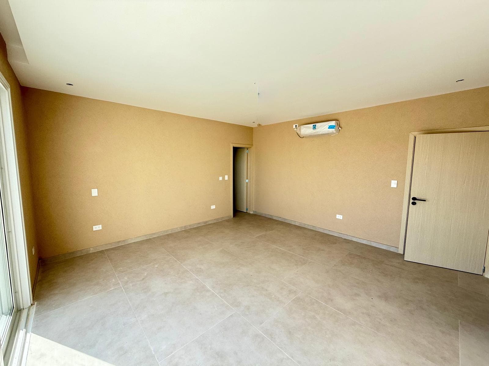 House for Sale in El Naudir