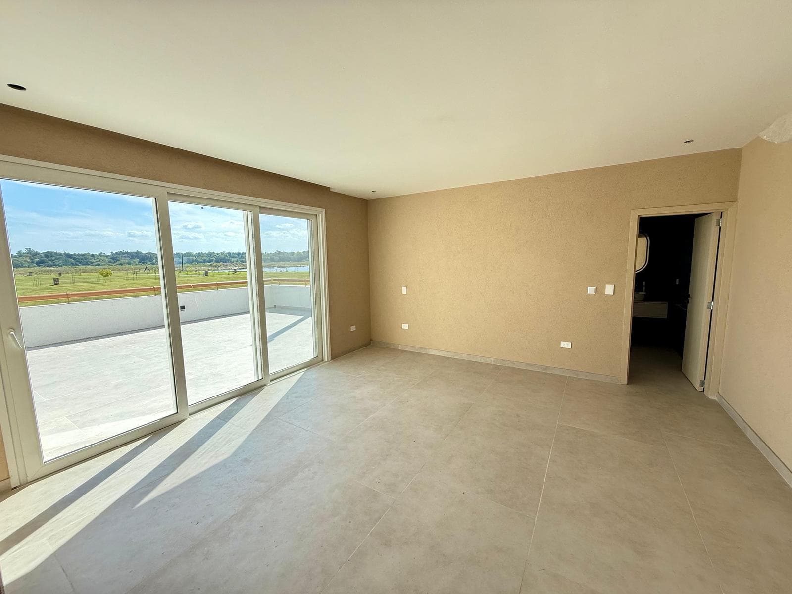 House for Sale in El Naudir
