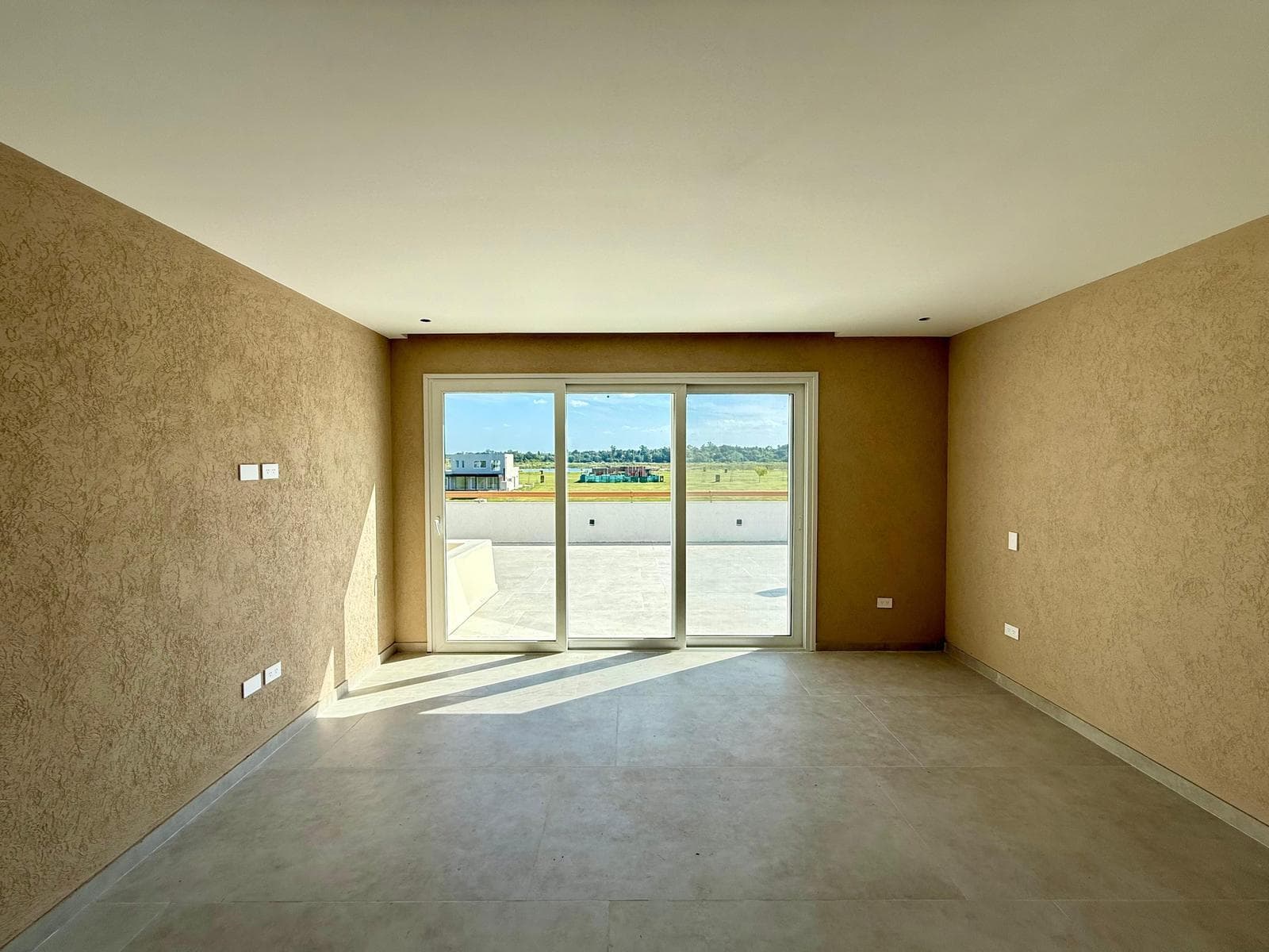 House for Sale in El Naudir