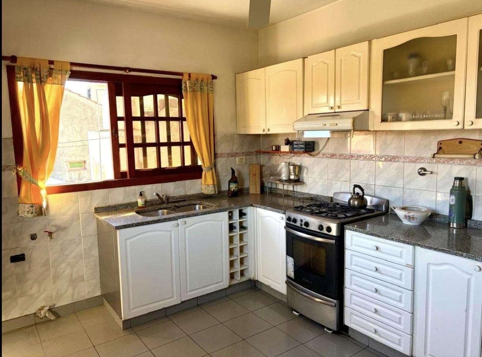 House for Sale - 3 Stories - Martinez - San Isidro