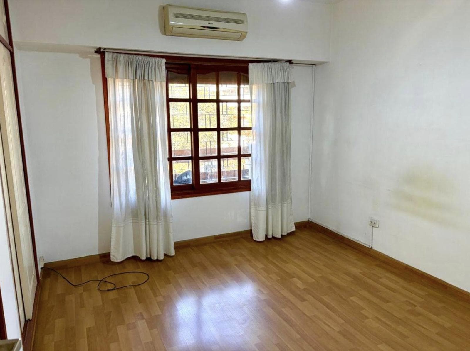 House for Sale - 3 Stories - Martinez - San Isidro