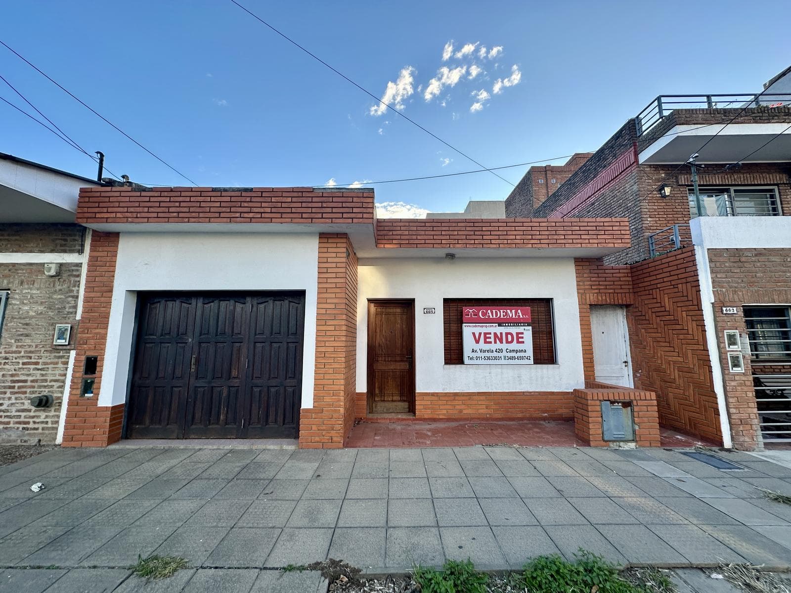 House for sale with 3 bedrooms, a patio with a grill, and a terrace. Includes a garage. Right in the heart of Campana.