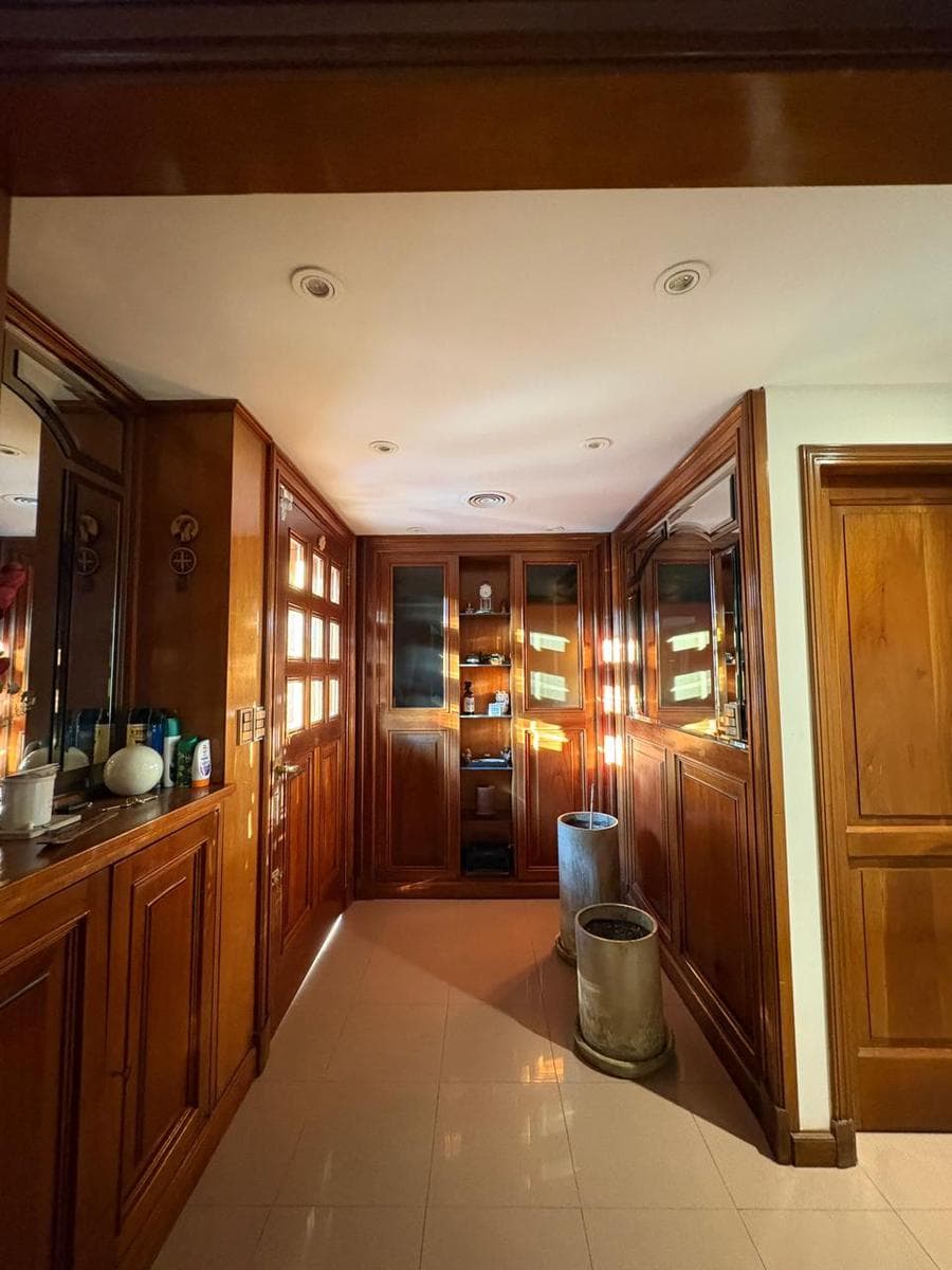 Spectacular 5-room house with a playroom, garage, garden, heated pool, and barbecue area in Villa Devoto
