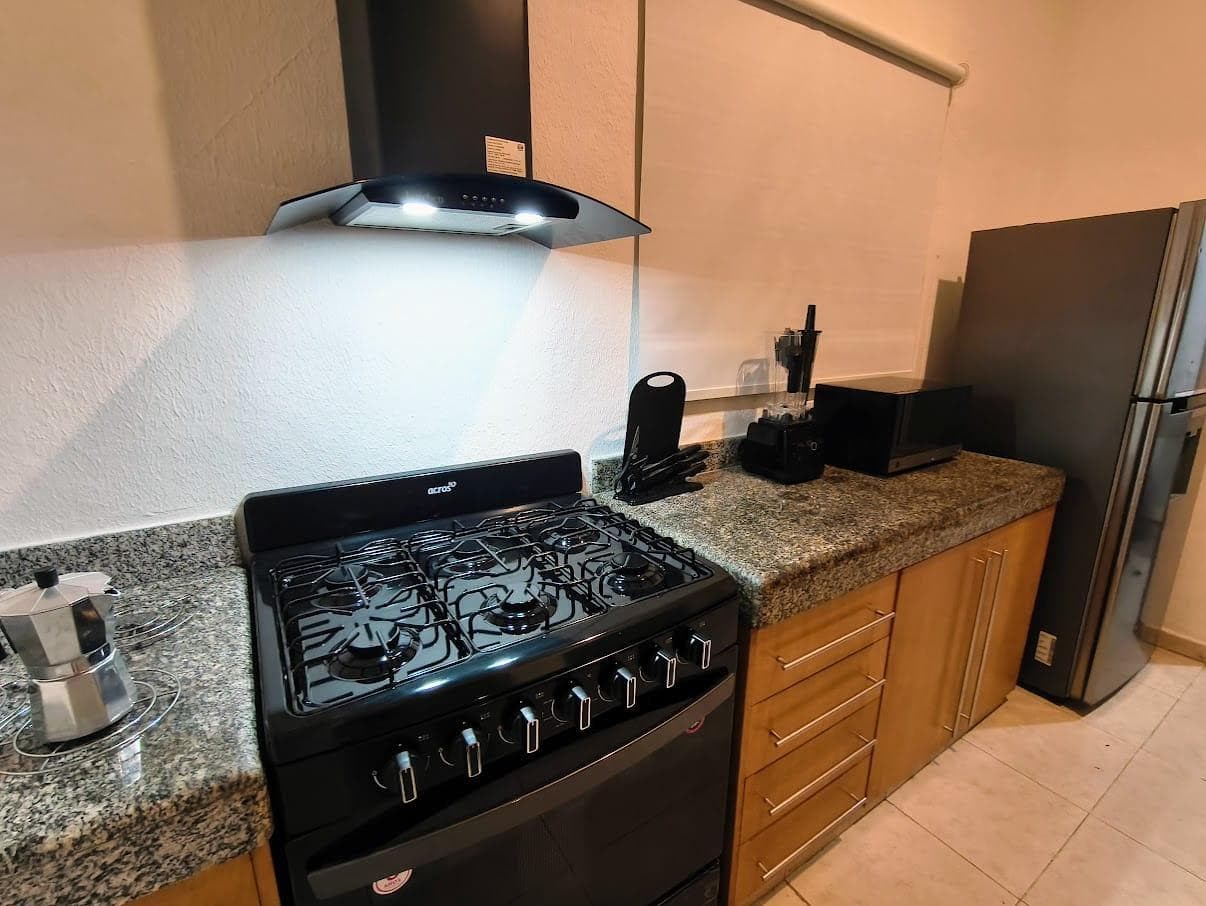 2-Bedroom Apartment for Rent | One Block from the Beach and 5th Avenue