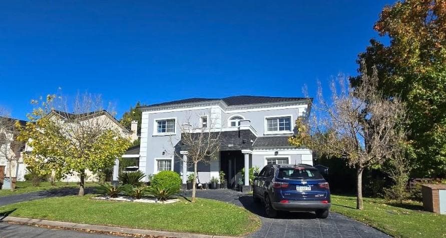 House for rent: 9 rooms, 5 bedrooms, fully furnished, near the water, Glorietas, Nordelta, Tigre