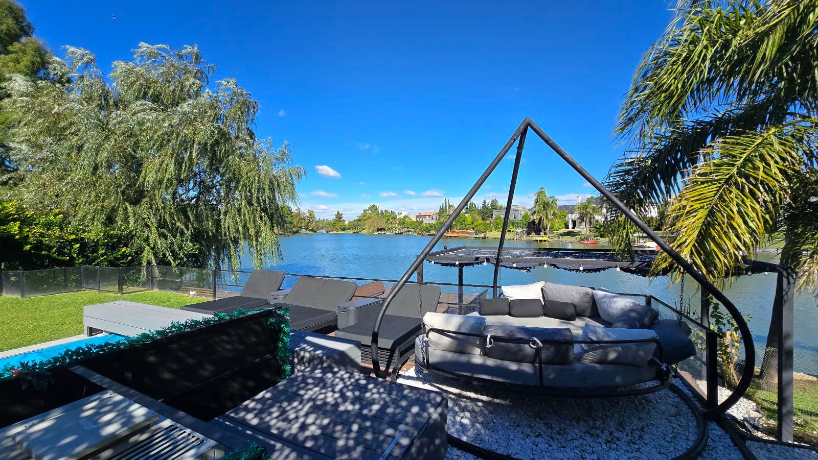 House for rent: 9 rooms, 5 bedrooms, fully furnished, near the water, Glorietas, Nordelta, Tigre