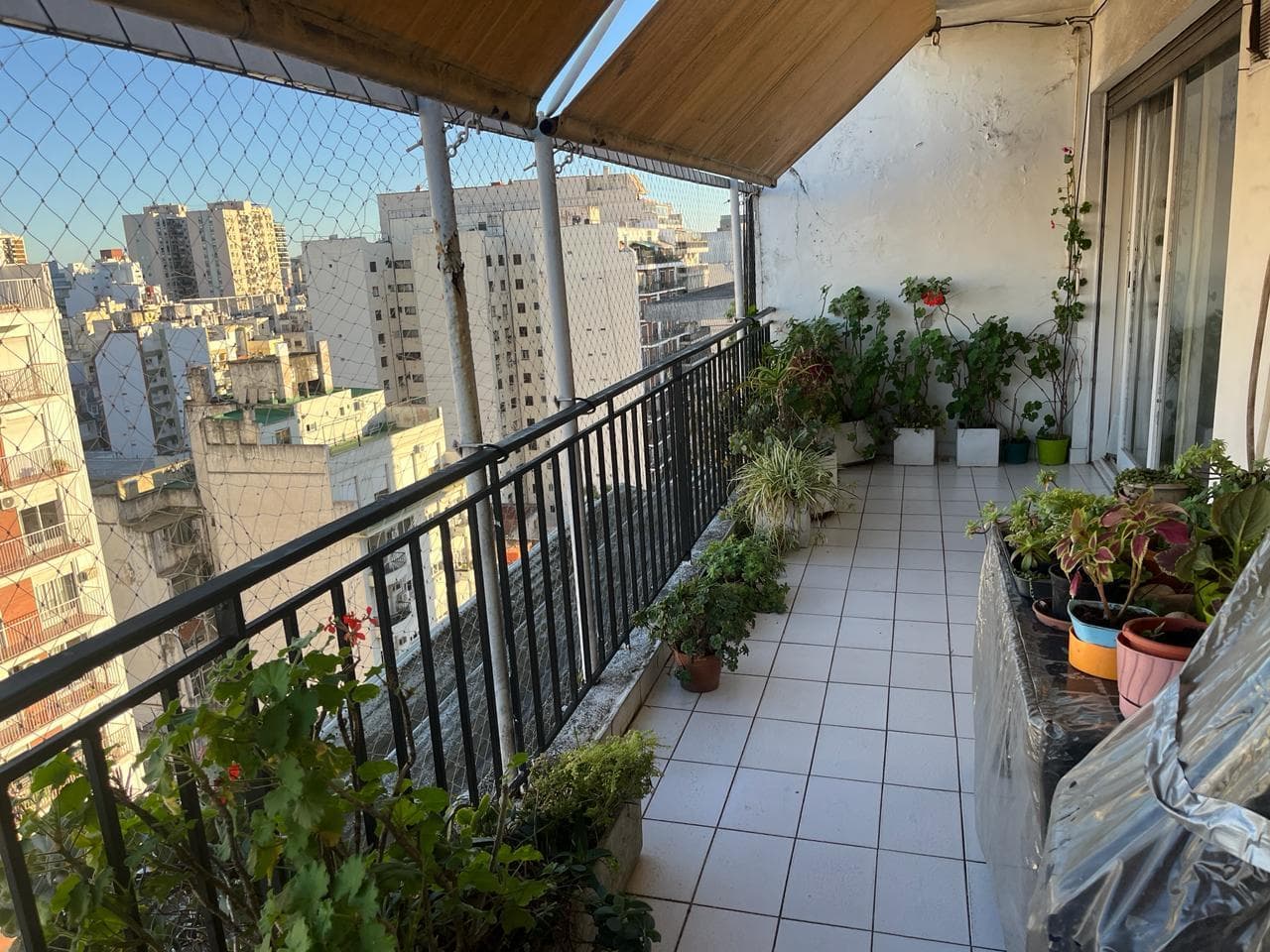 3-room apartment with a balcony and terrace facing the street FOR SALE