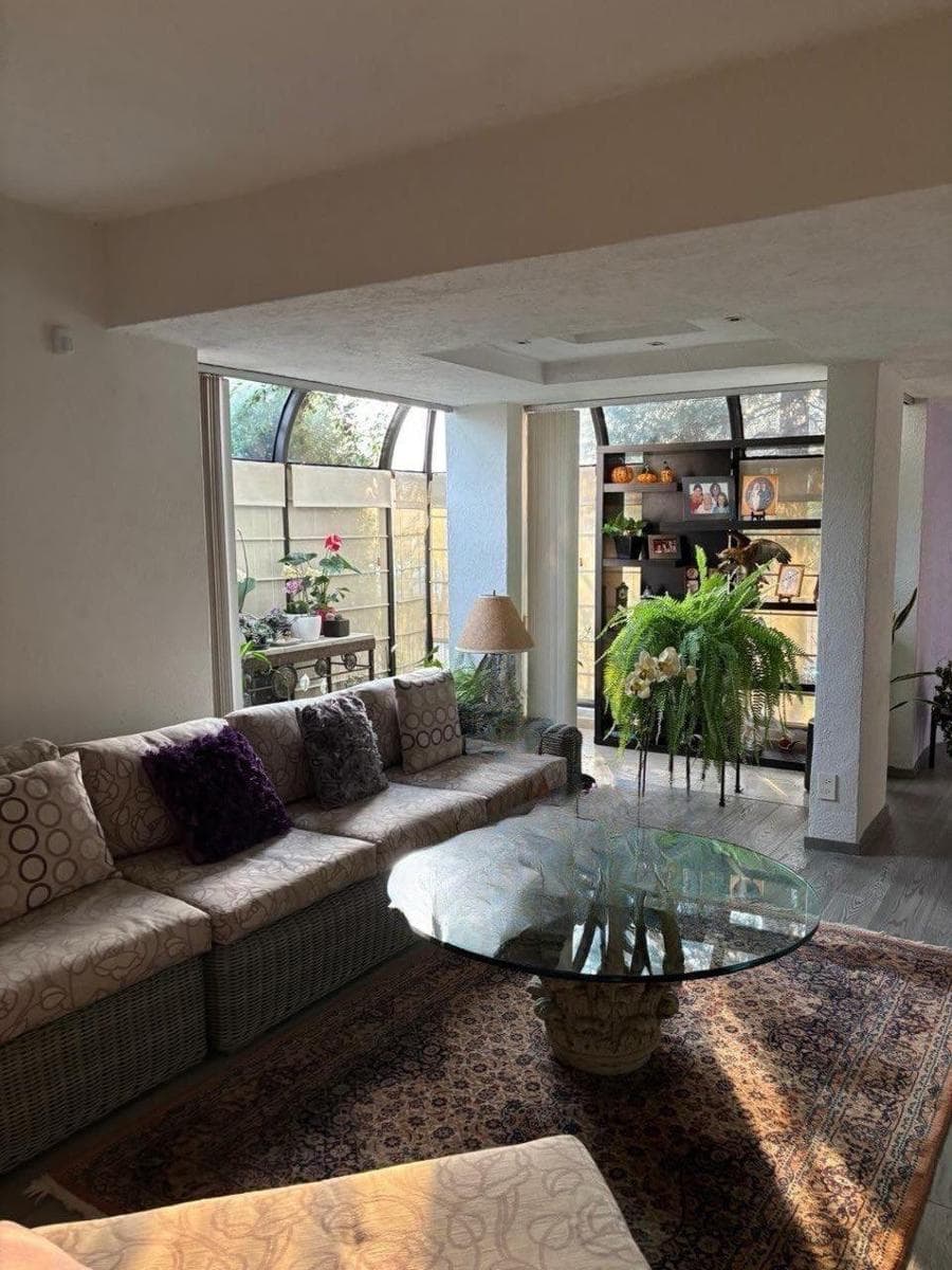 House with 2 separate residences for sale in Club de Golf México, Tlalpan