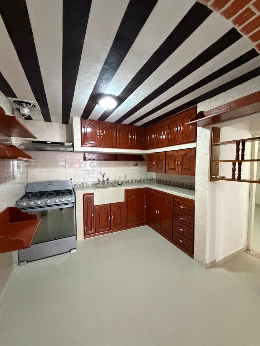 Se Casa Casa en Lombaaardo Toledano Av. Puerto Juarez