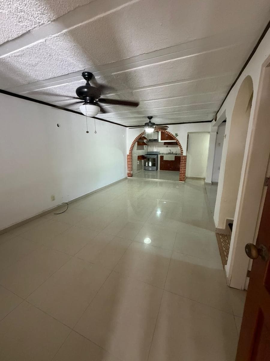 Se Casa Casa en Lombaaardo Toledano Av. Puerto Juarez