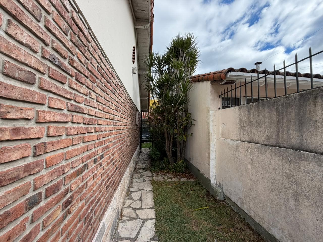 House for Sale with Garden in a Central Area of Adrogue