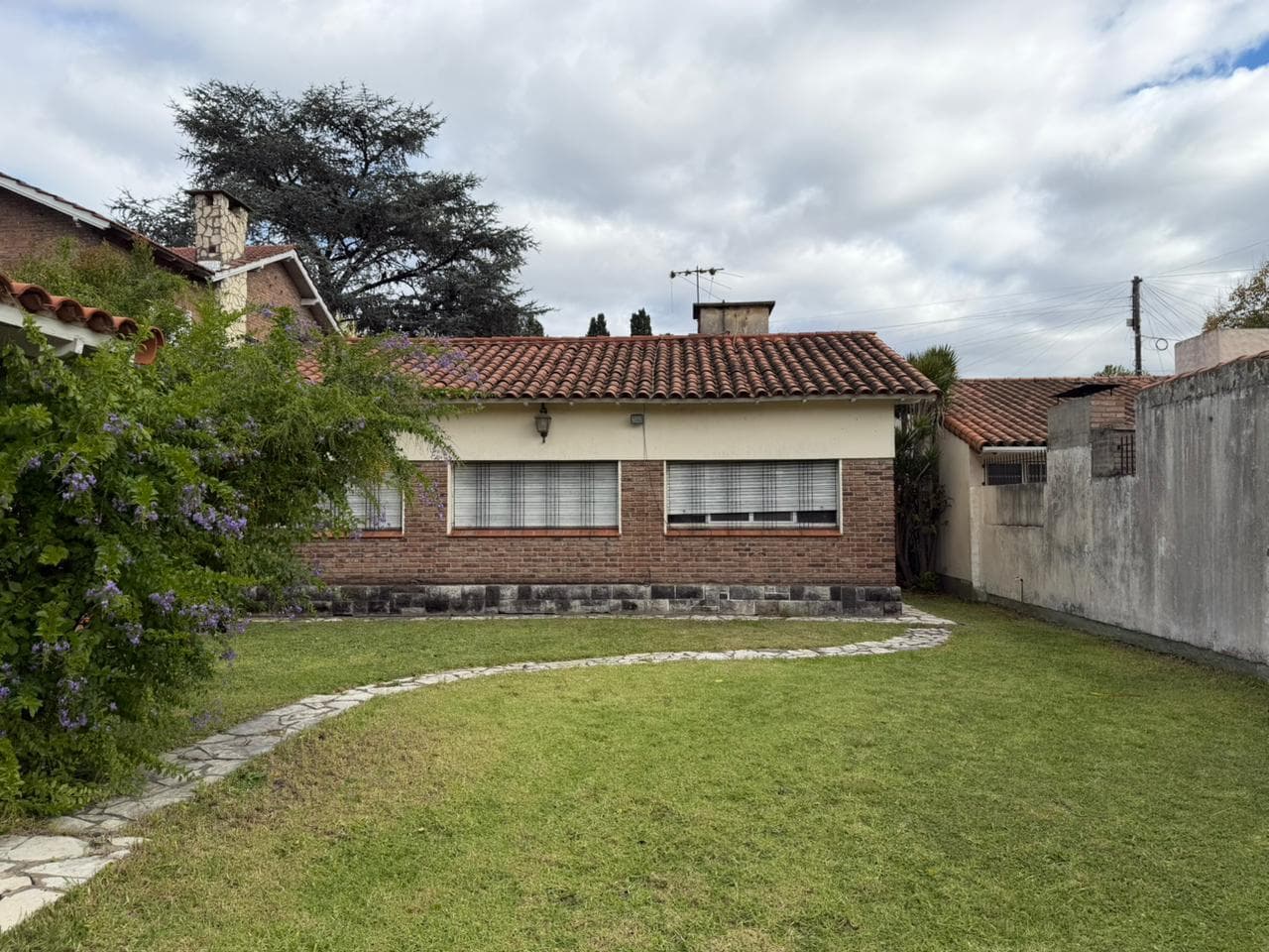 House for Sale with Garden in a Central Area of Adrogue