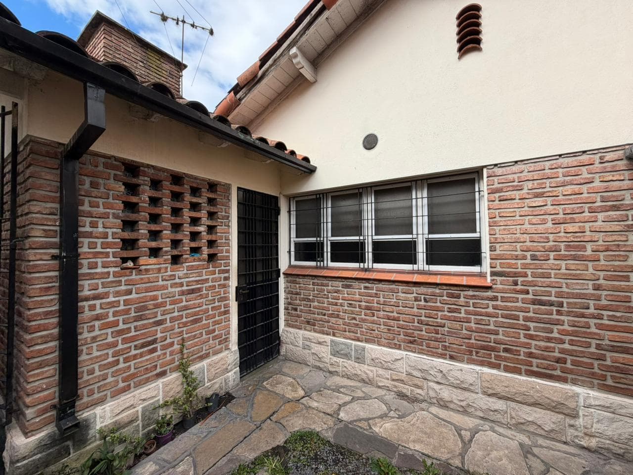 House for Sale with Garden in a Central Area of Adrogue