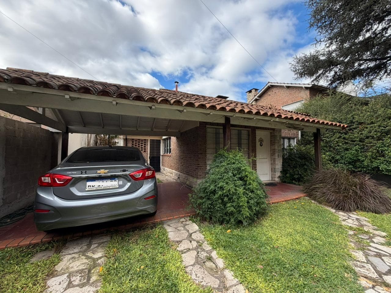 House for Sale with Garden in a Central Area of Adrogue