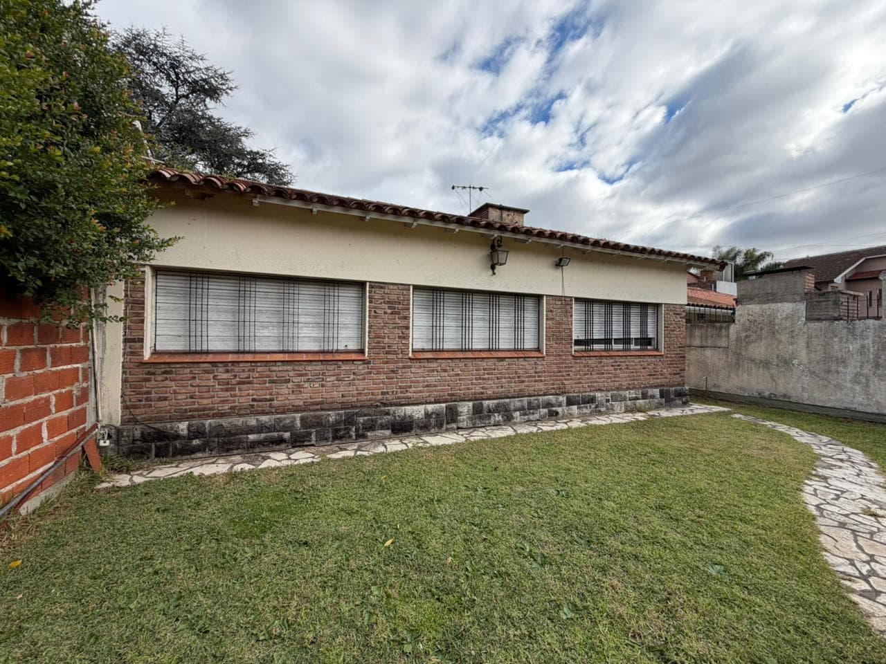 House for Sale with Garden in a Central Area of Adrogue