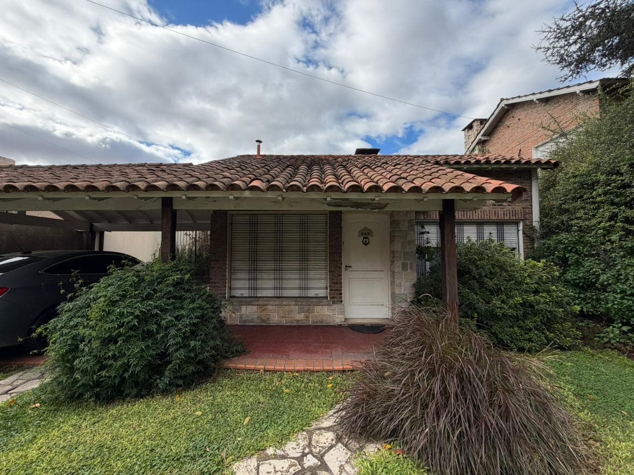 House for Sale with Garden in a Central Area of Adrogue