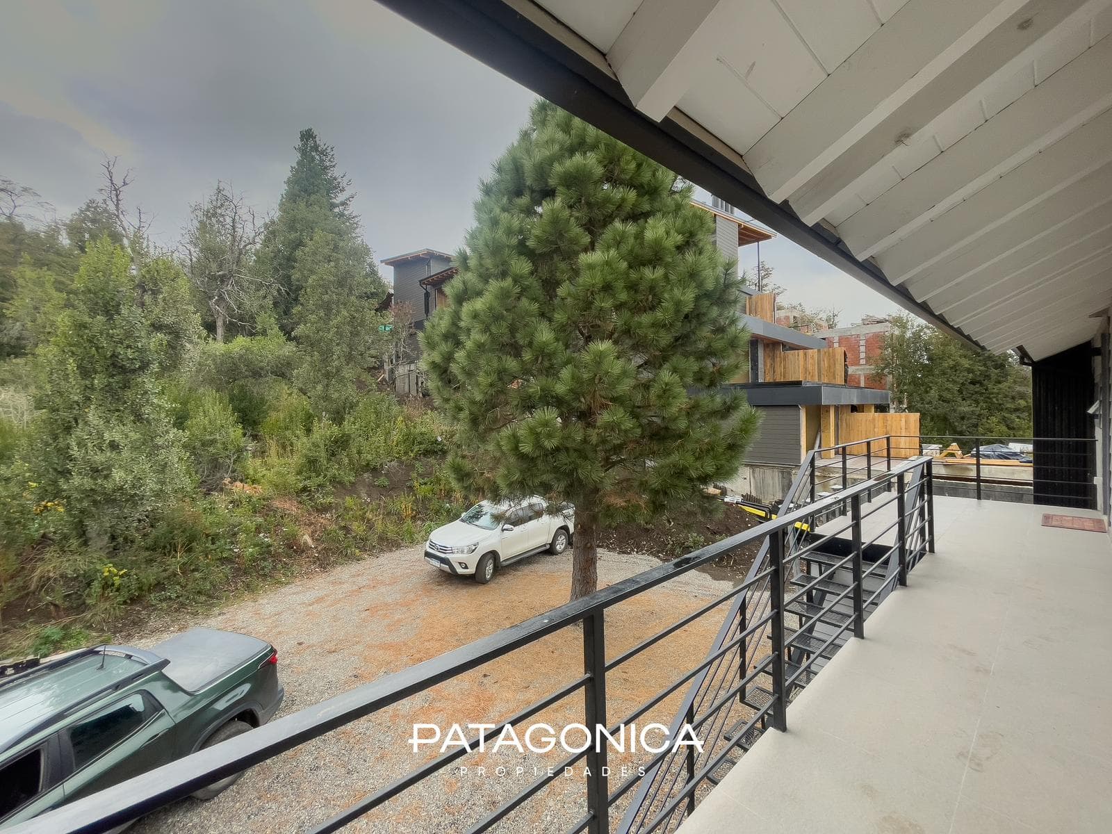LONG-TERM RENTAL: 2-room apartment. El Mercado neighborhood