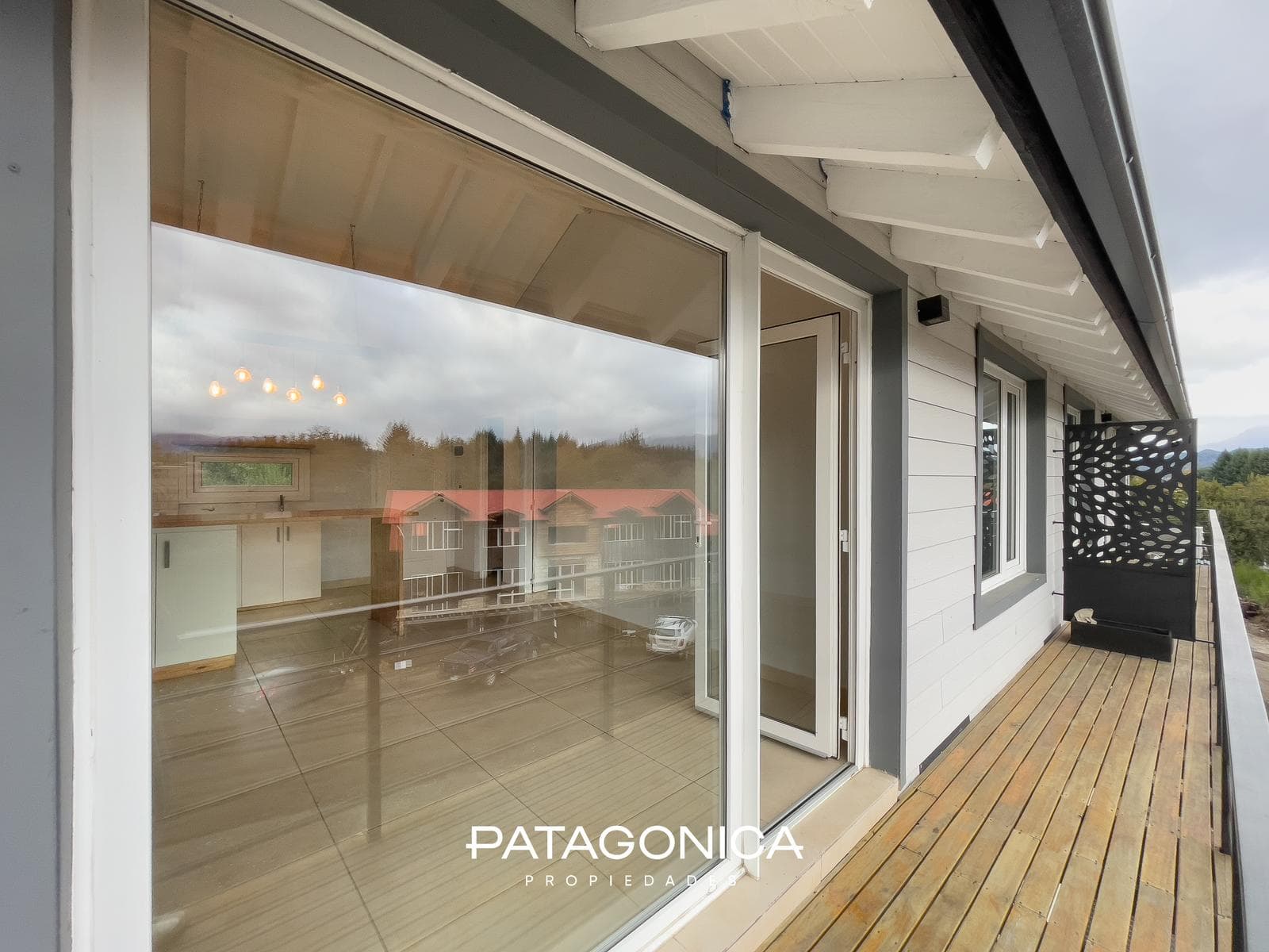 LONG-TERM RENTAL: 2-room apartment. El Mercado neighborhood