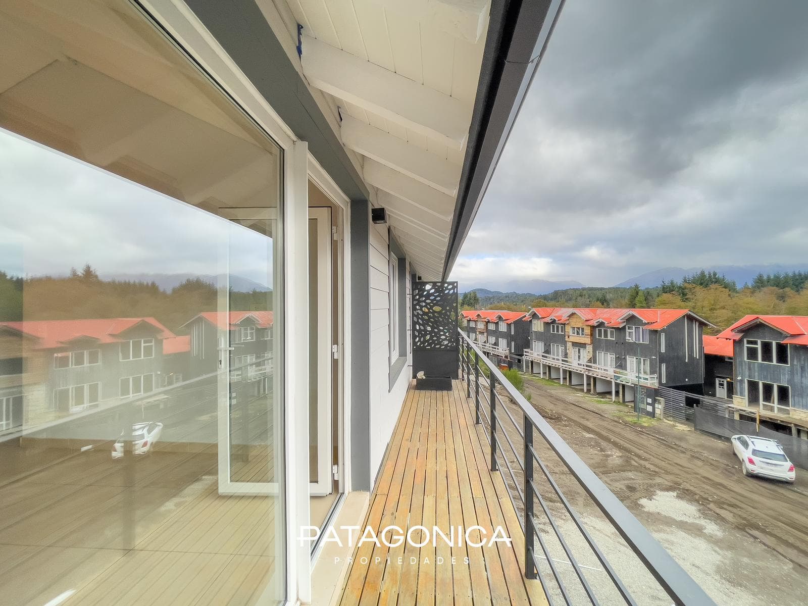 LONG-TERM RENTAL: 2-room apartment. El Mercado neighborhood