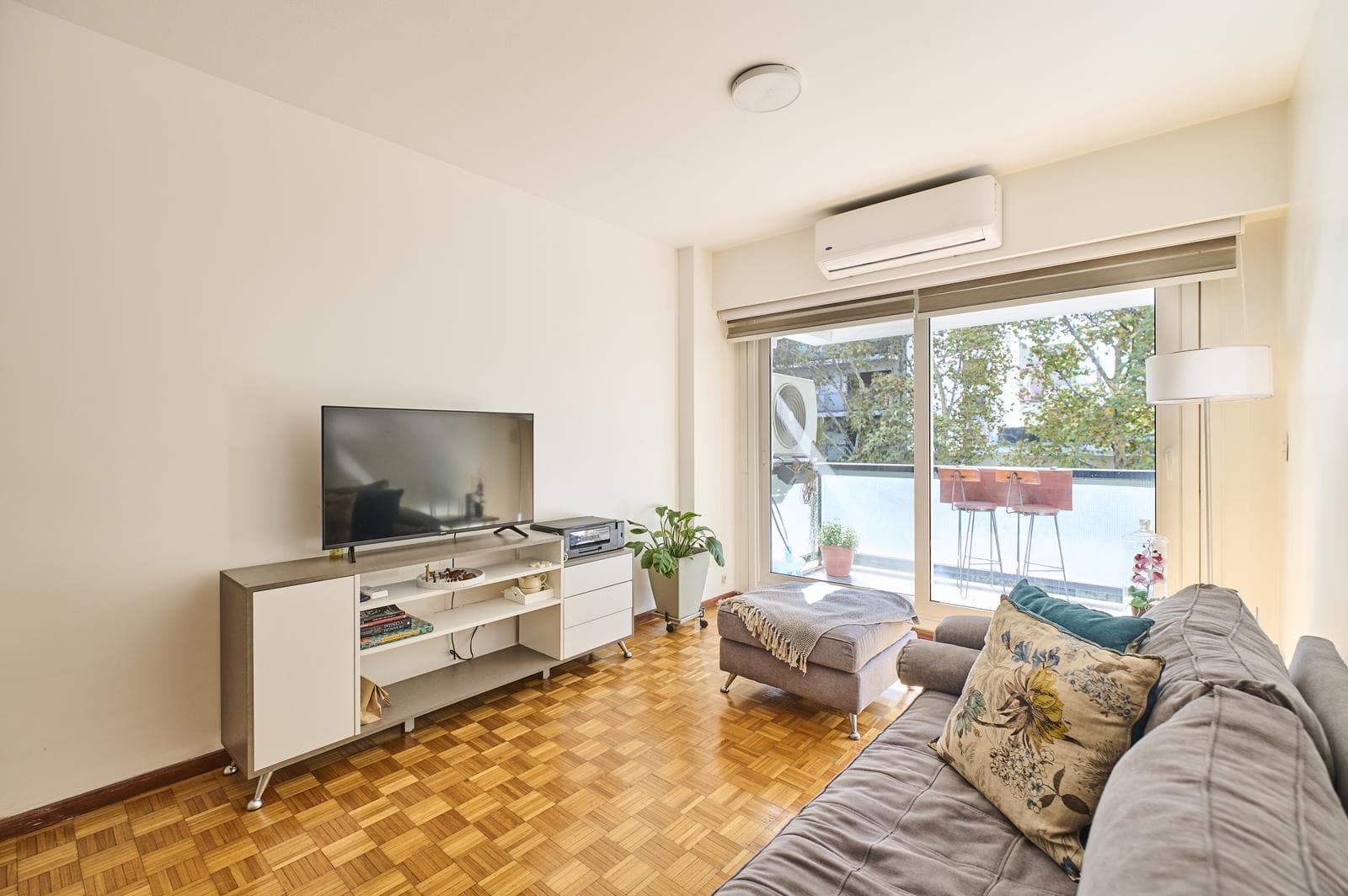 5-room apartment for sale in Palermo with parking space and storage room—COMPLETELY RENOVATED