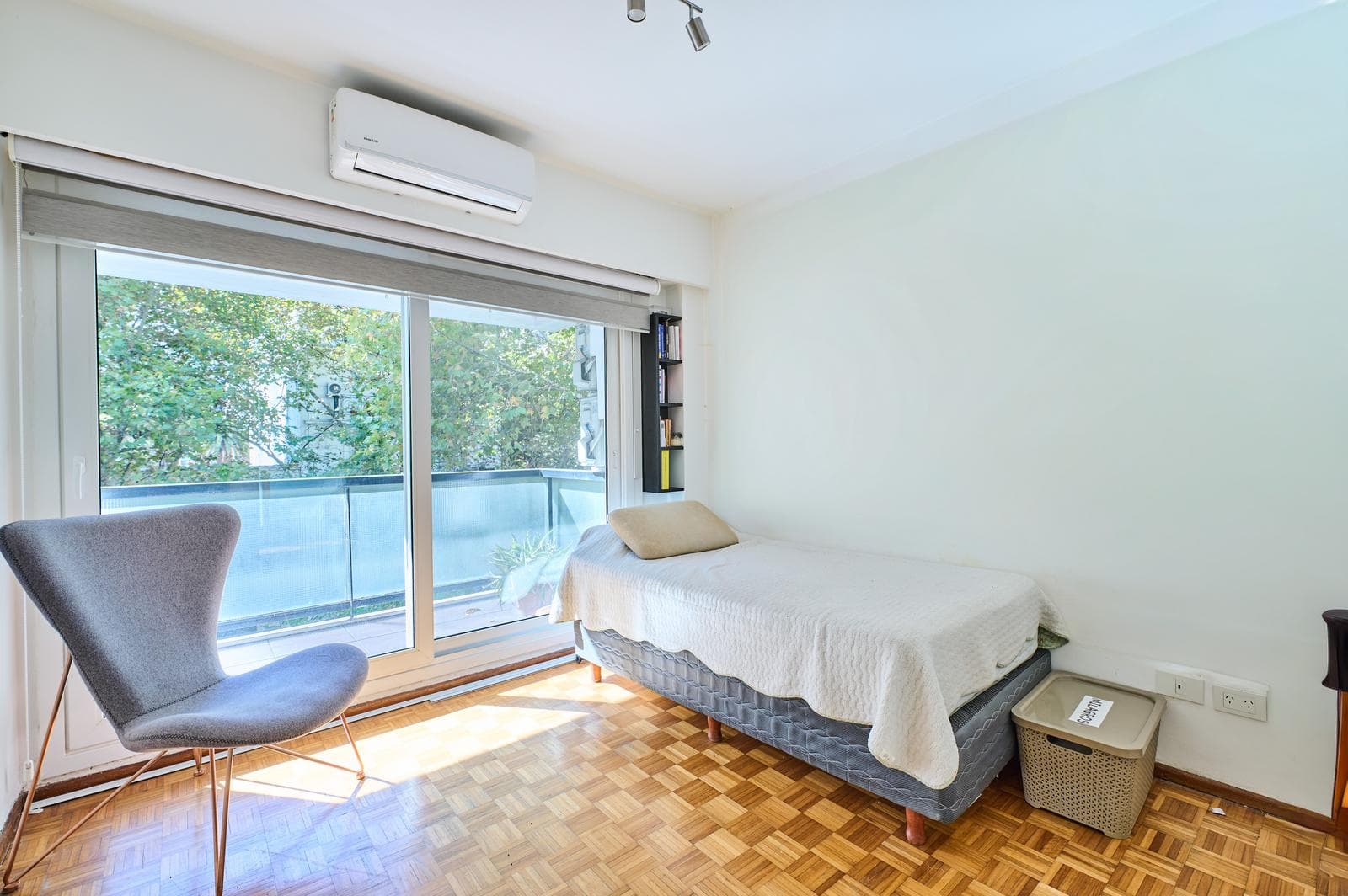 5-room apartment for sale in Palermo with parking space and storage room—COMPLETELY RENOVATED