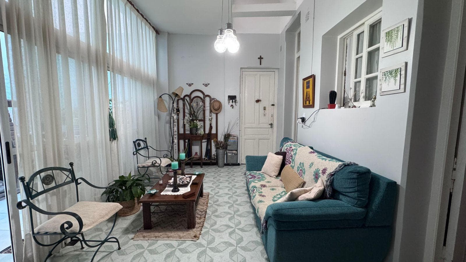 4-Room Apartment with Patio and Grill in Almagro